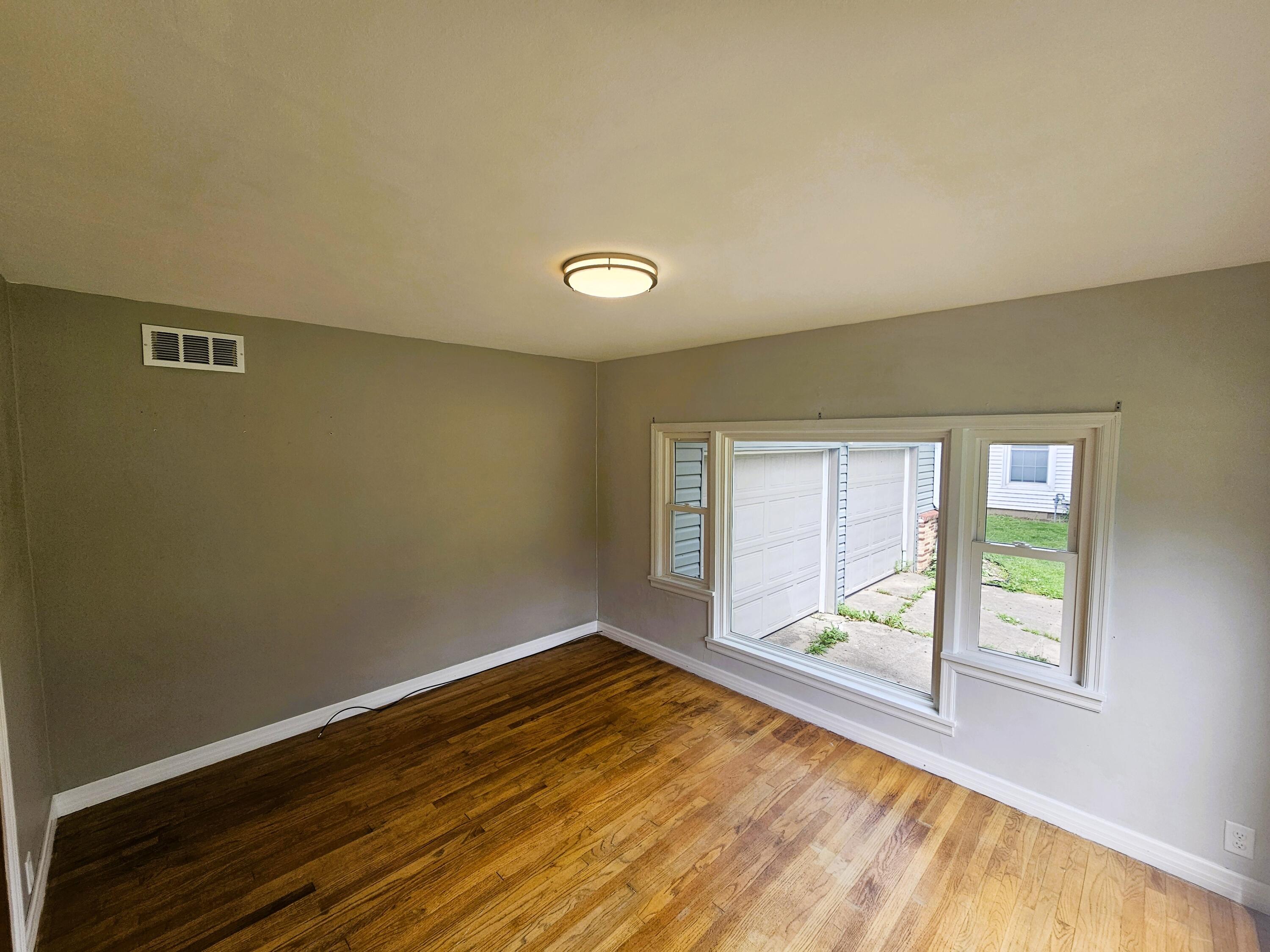 107 West Poplar Street Property Photo 31