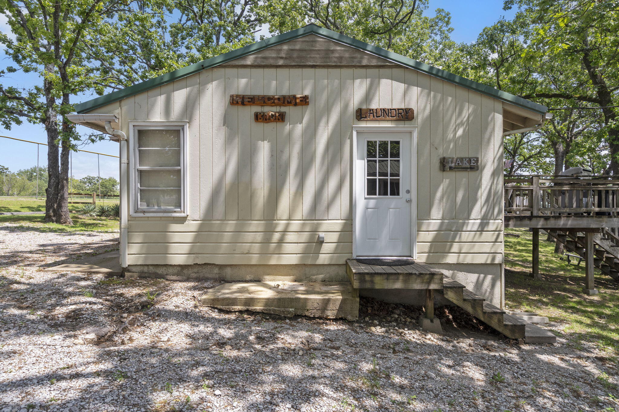 638 Double Day Property Photo 33