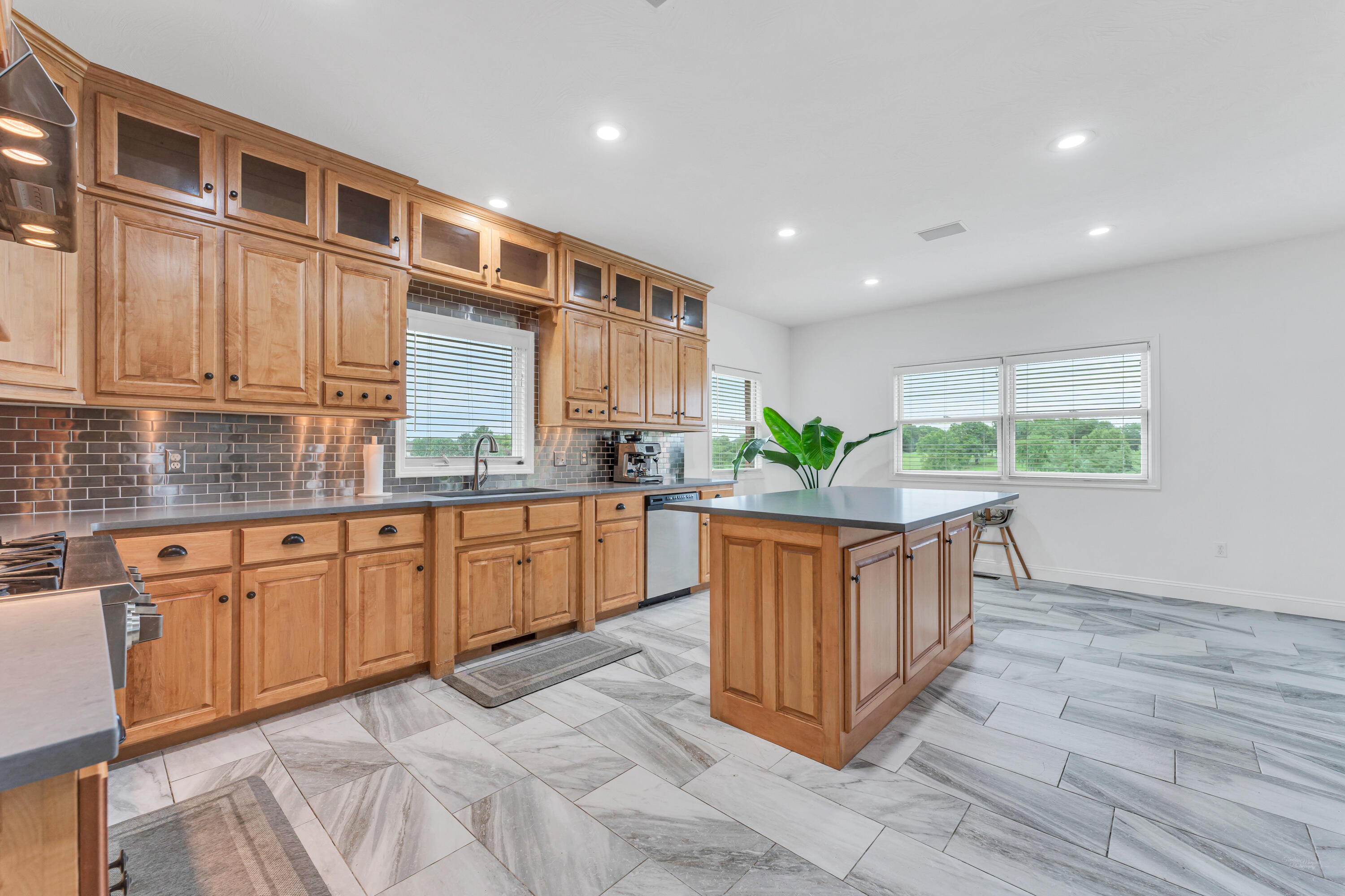108 Island Green Drive Property Photo 12