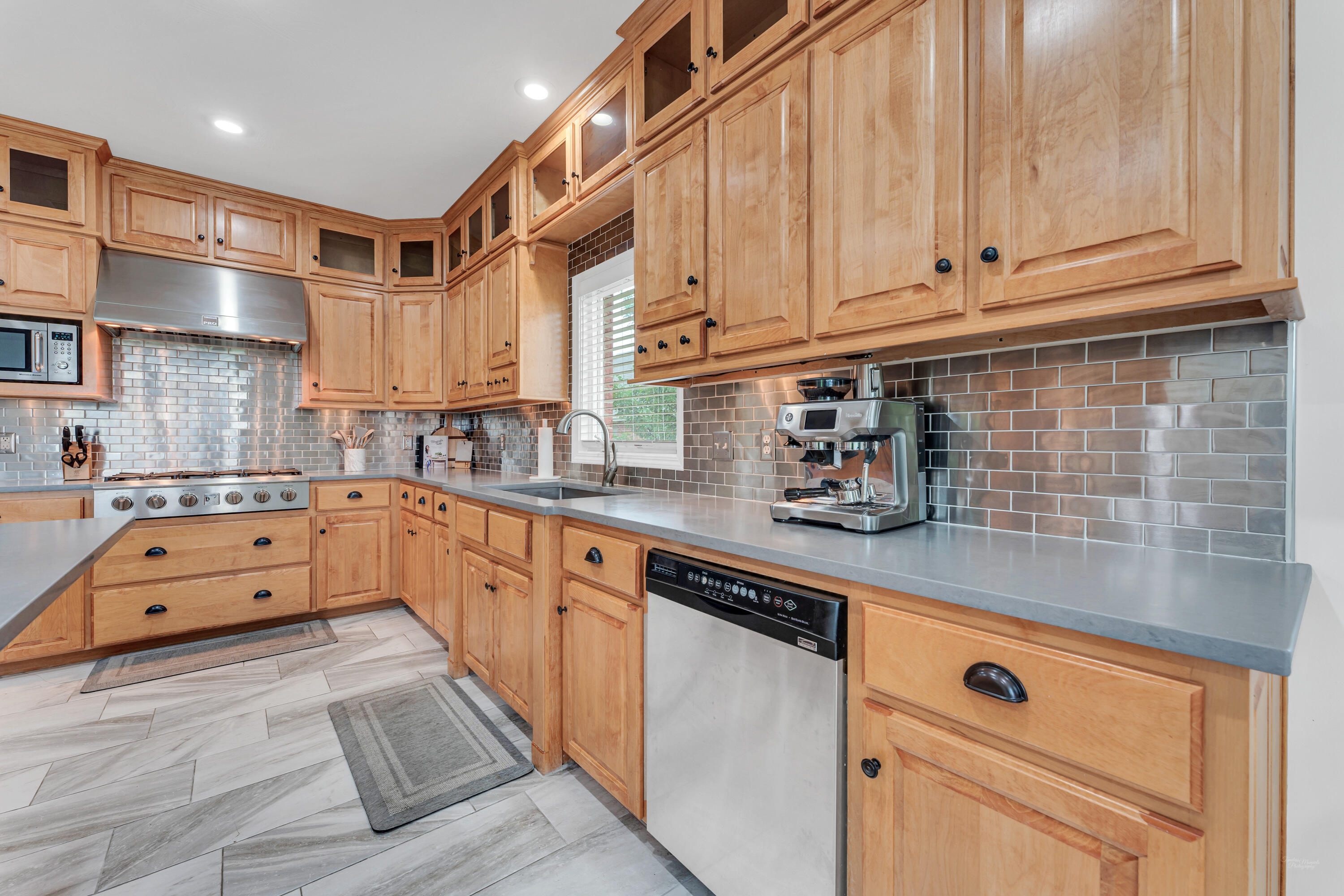 108 Island Green Drive Property Photo 15