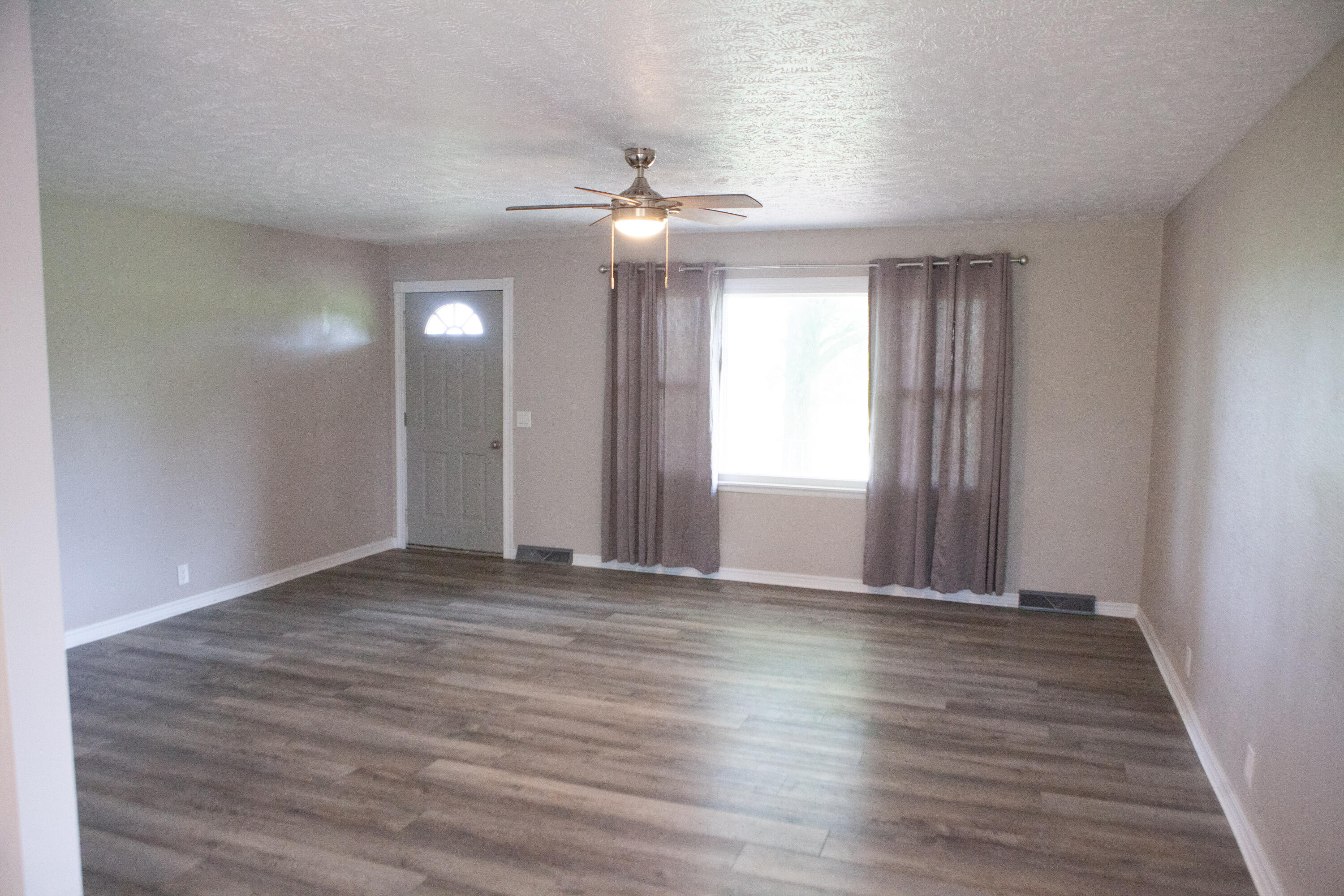 18627 Farm Road 1075 Property Photo 3