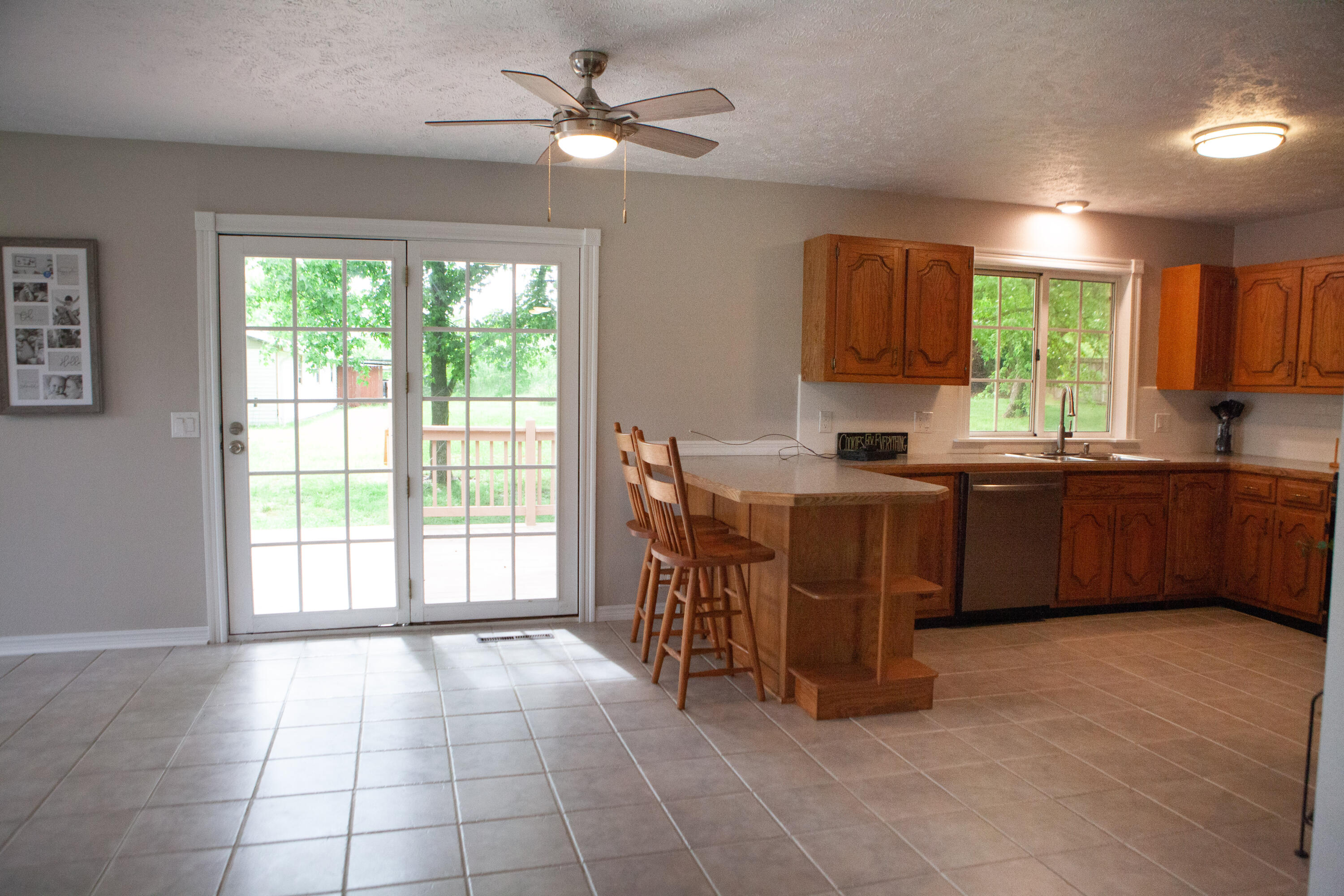 18627 Farm Road 1075 Property Photo 7