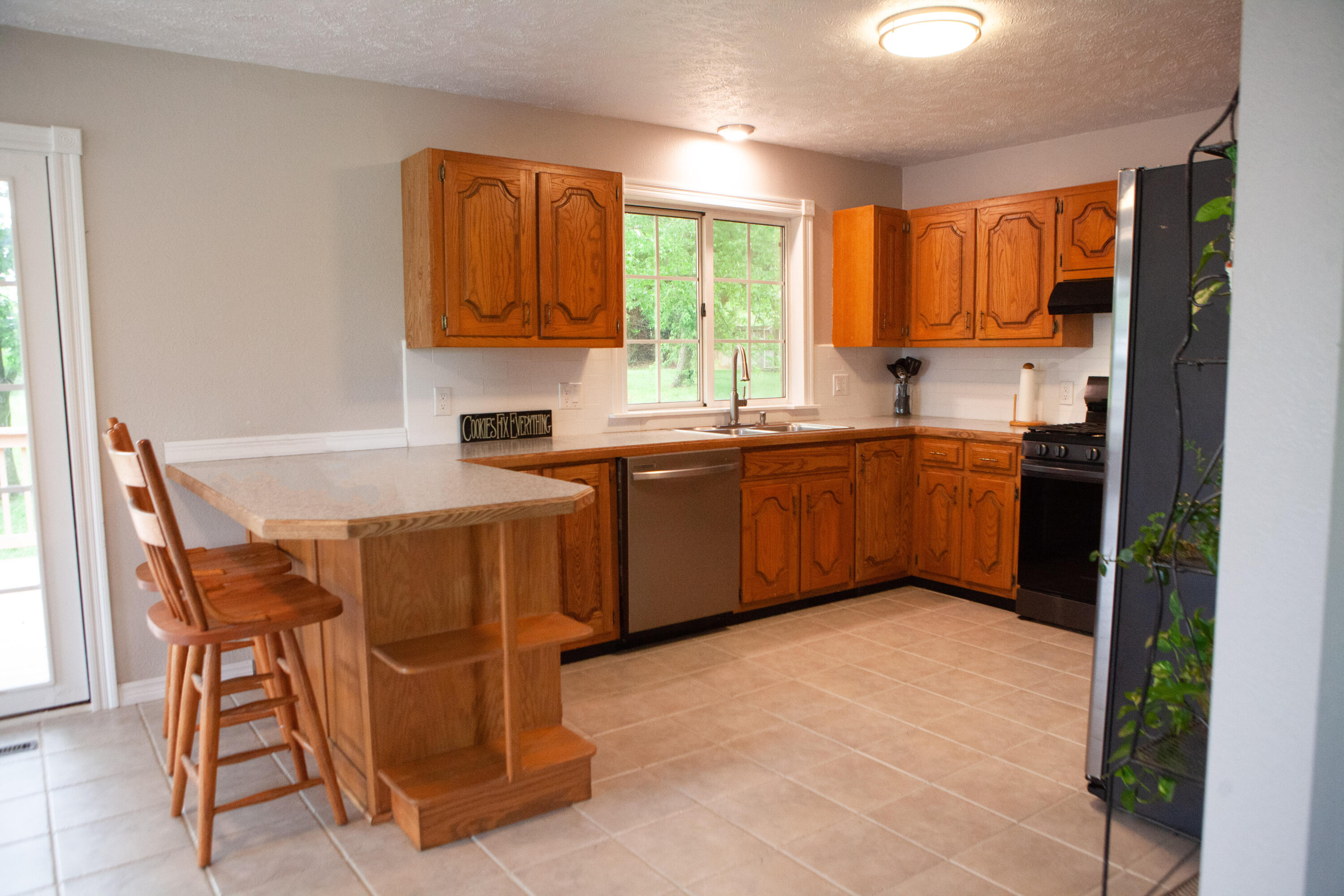 18627 Farm Road 1075 Property Photo 9