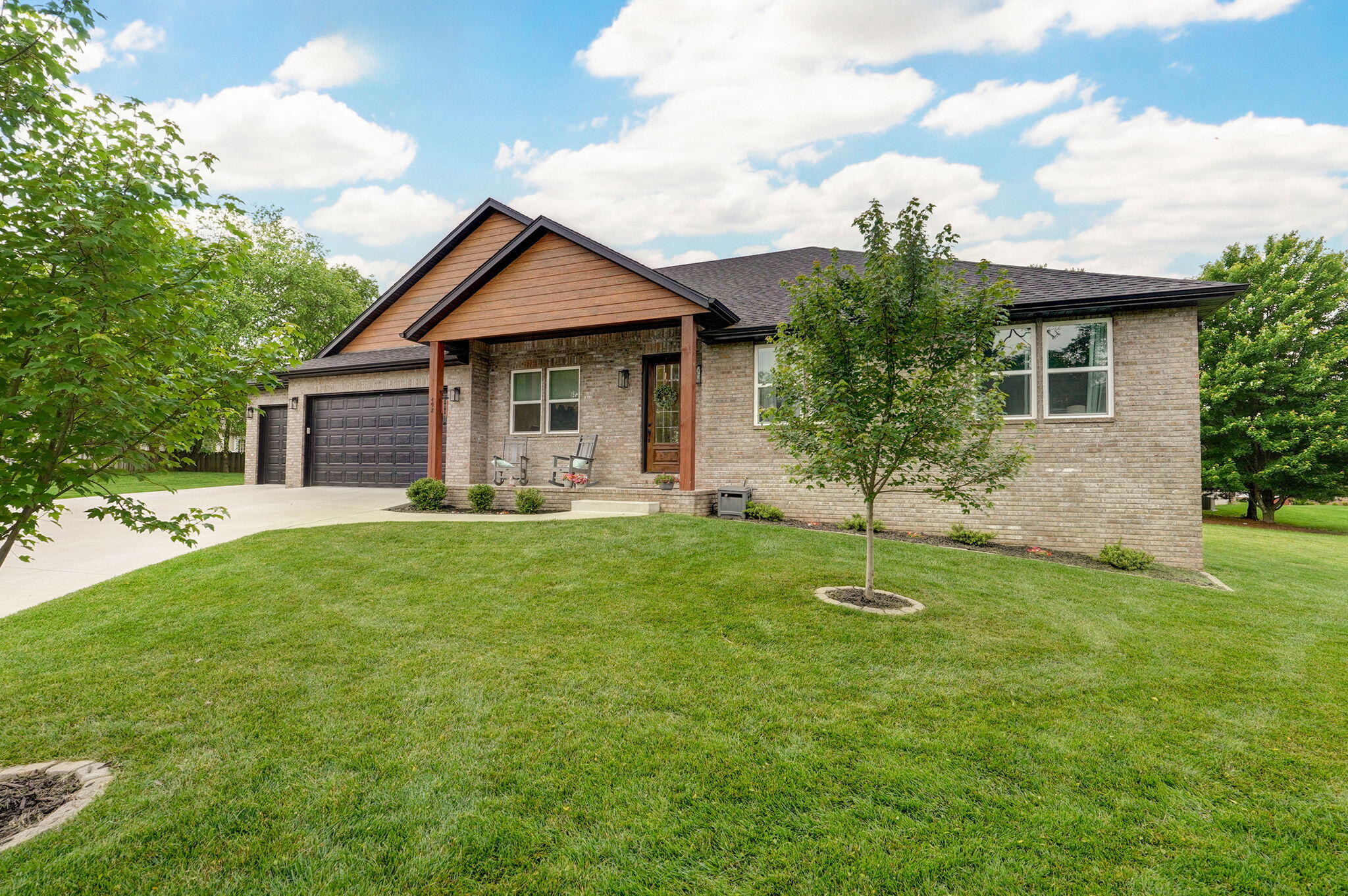 498 Mockingbird Property Photo 3