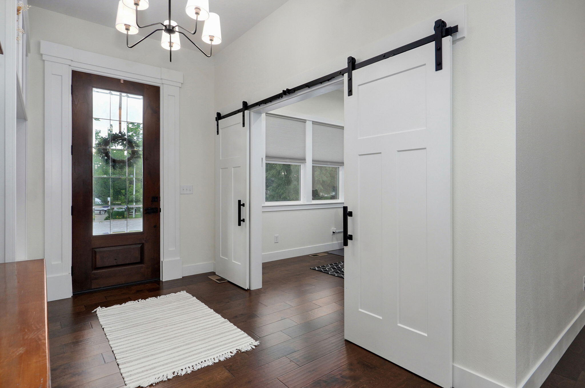 498 Mockingbird Property Photo 6