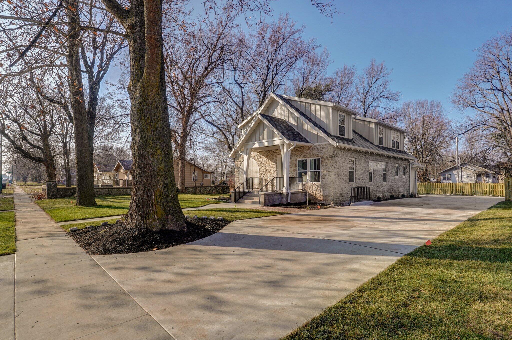 1115 South National Avenue Property Photo 4