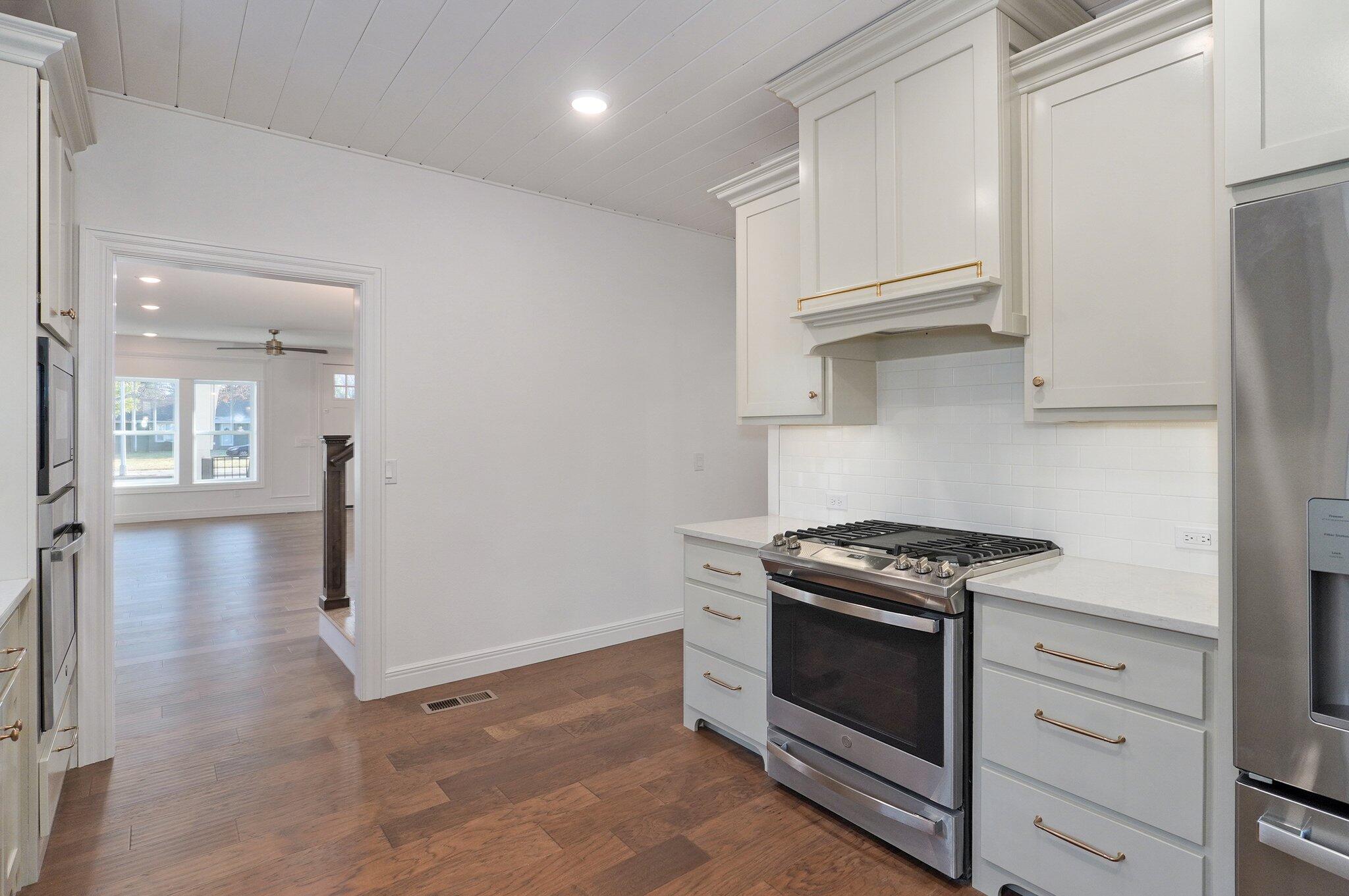 1115 South National Avenue Property Photo 18