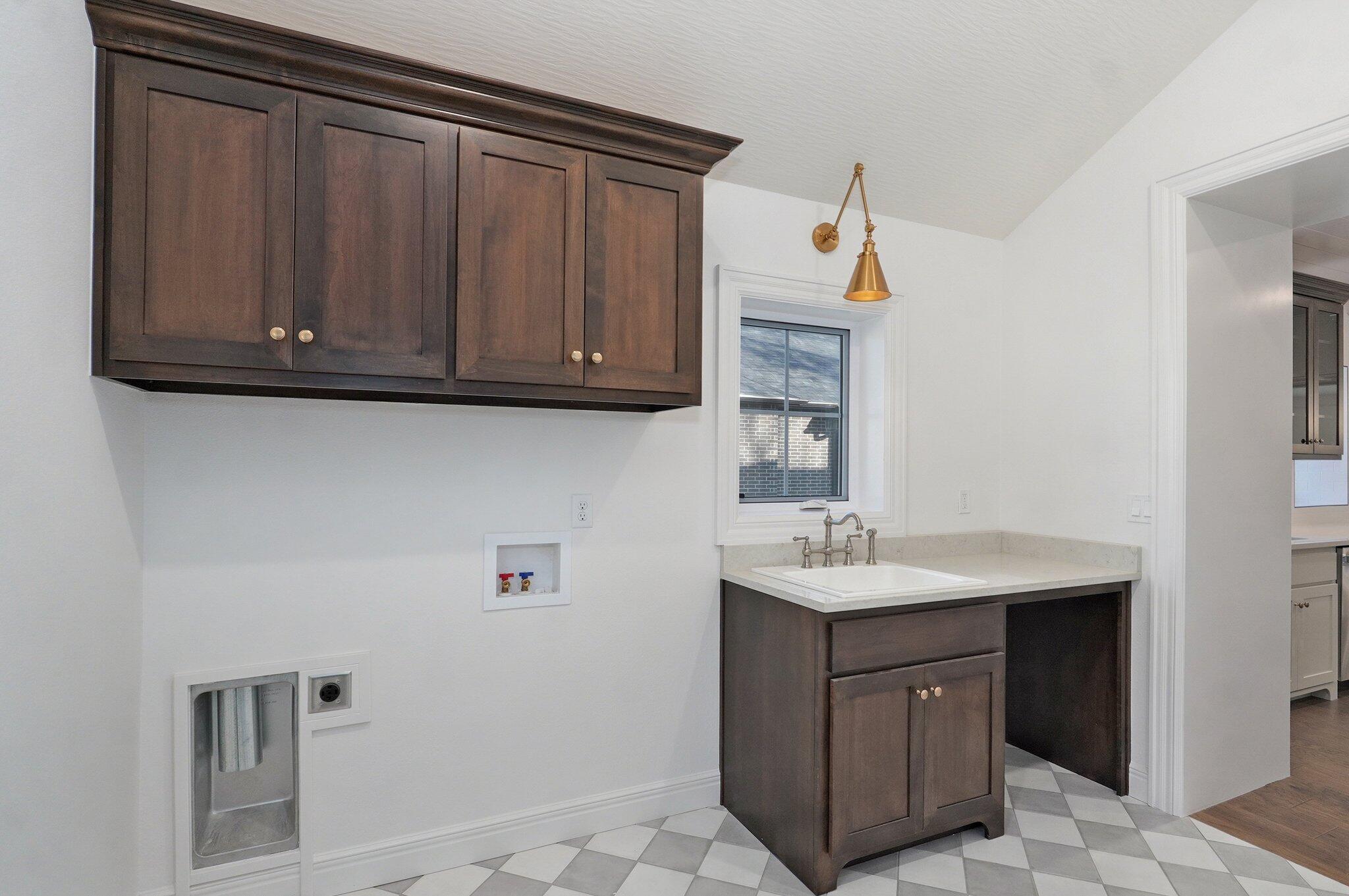1115 South National Avenue Property Photo 21