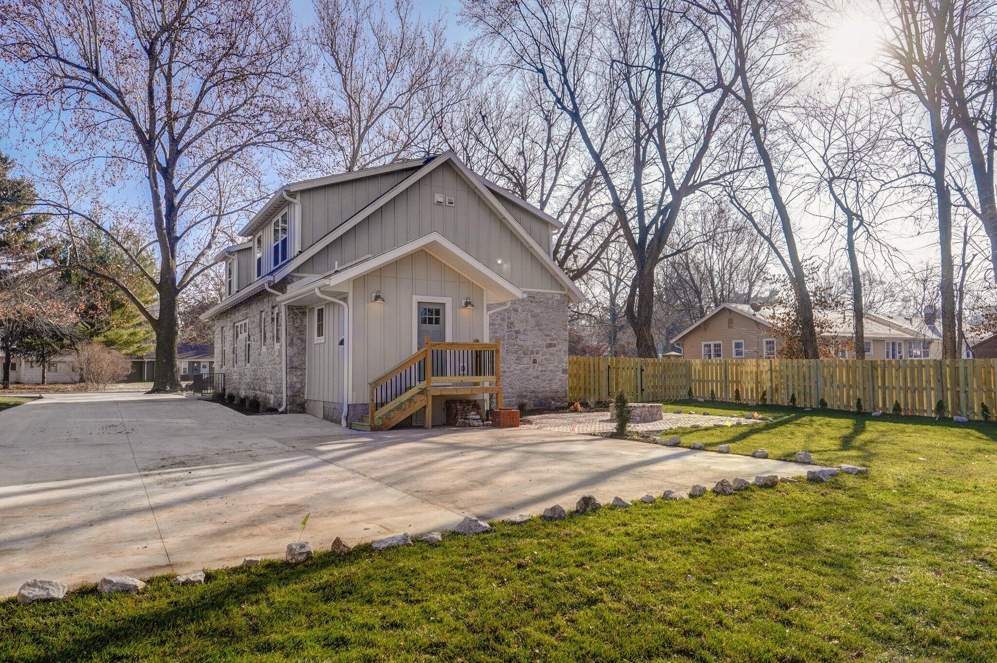 1115 South National Avenue Property Photo 47