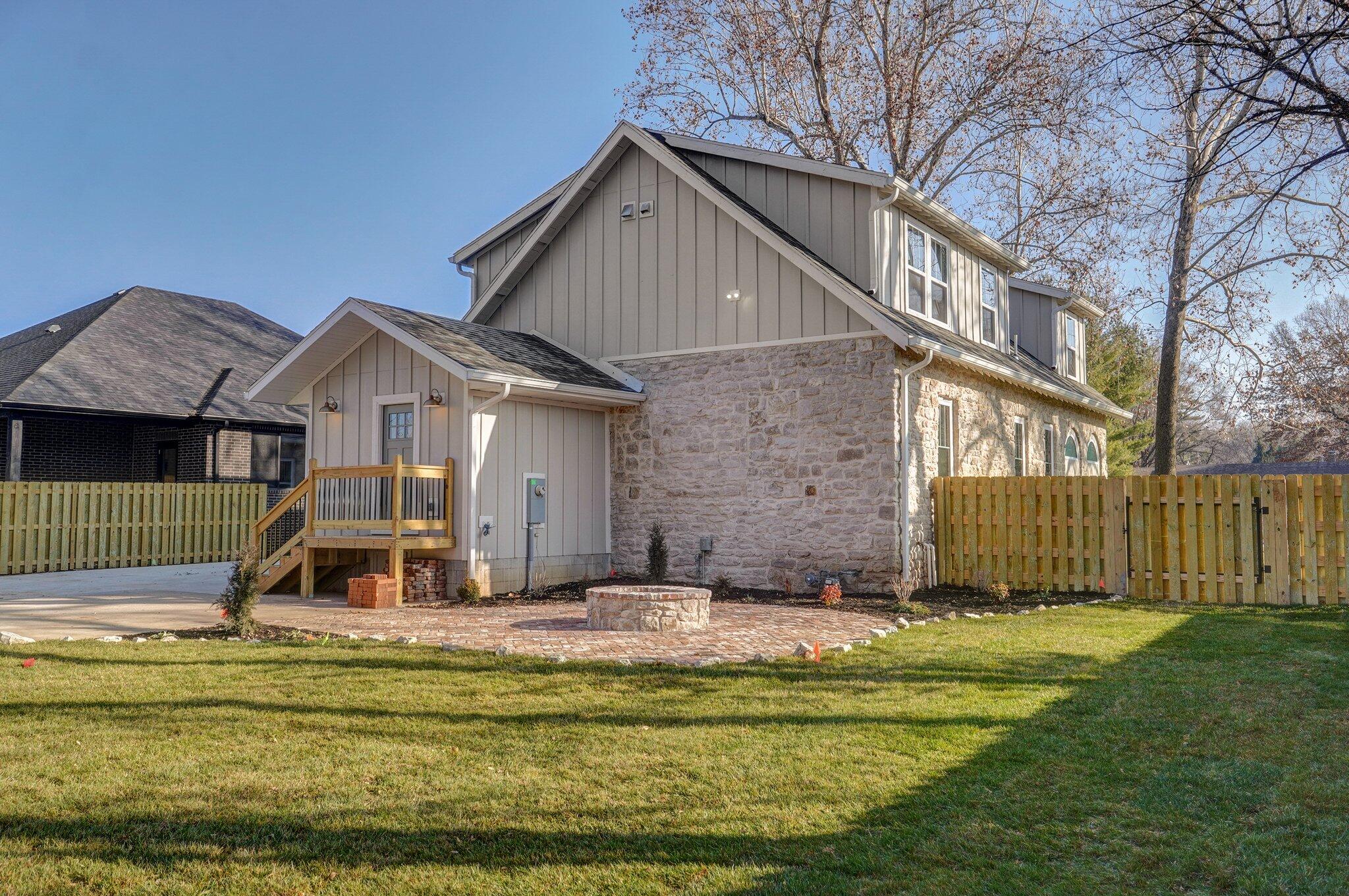 1115 South National Avenue Property Photo 49