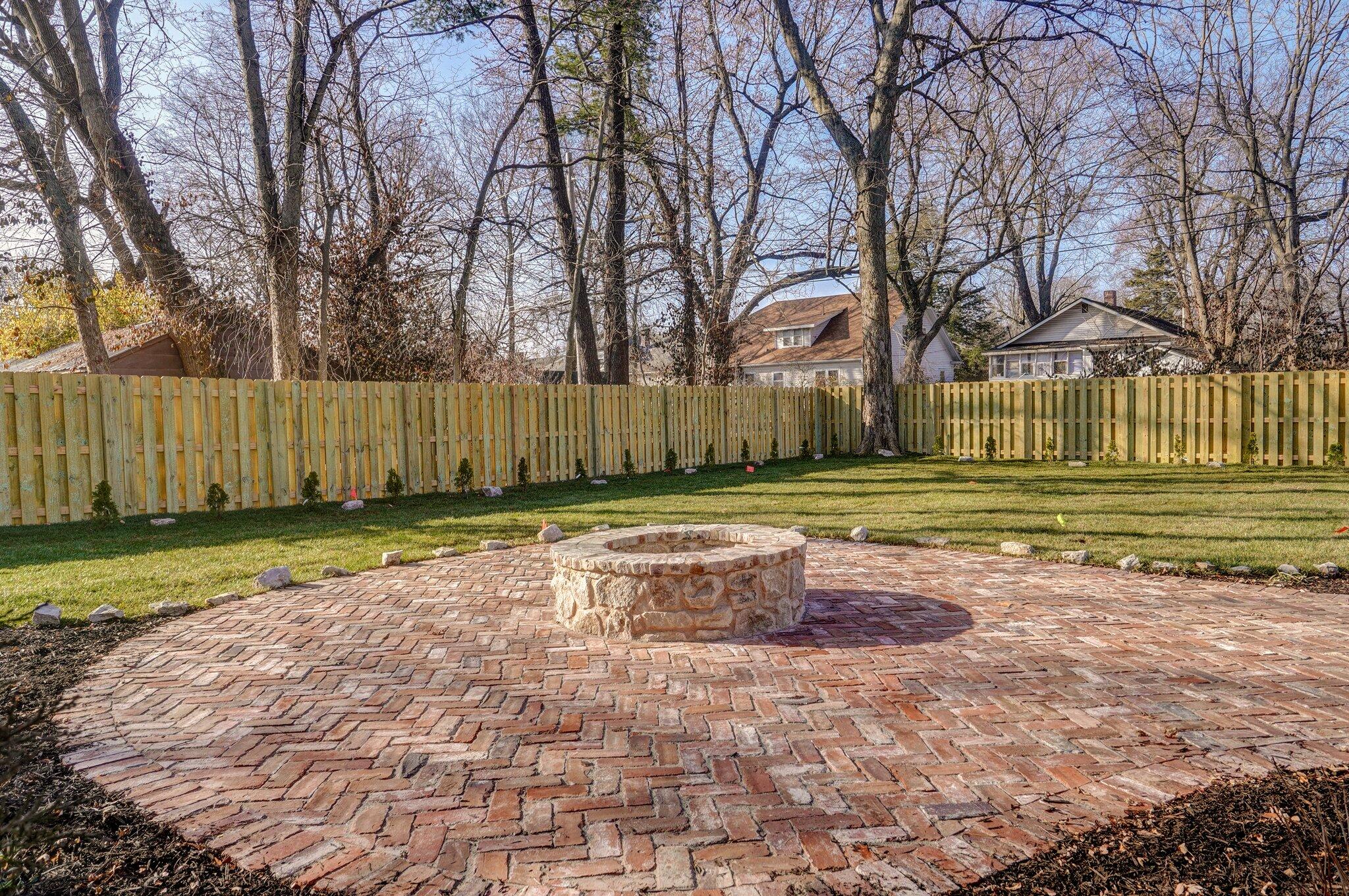 1115 South National Avenue Property Photo 51