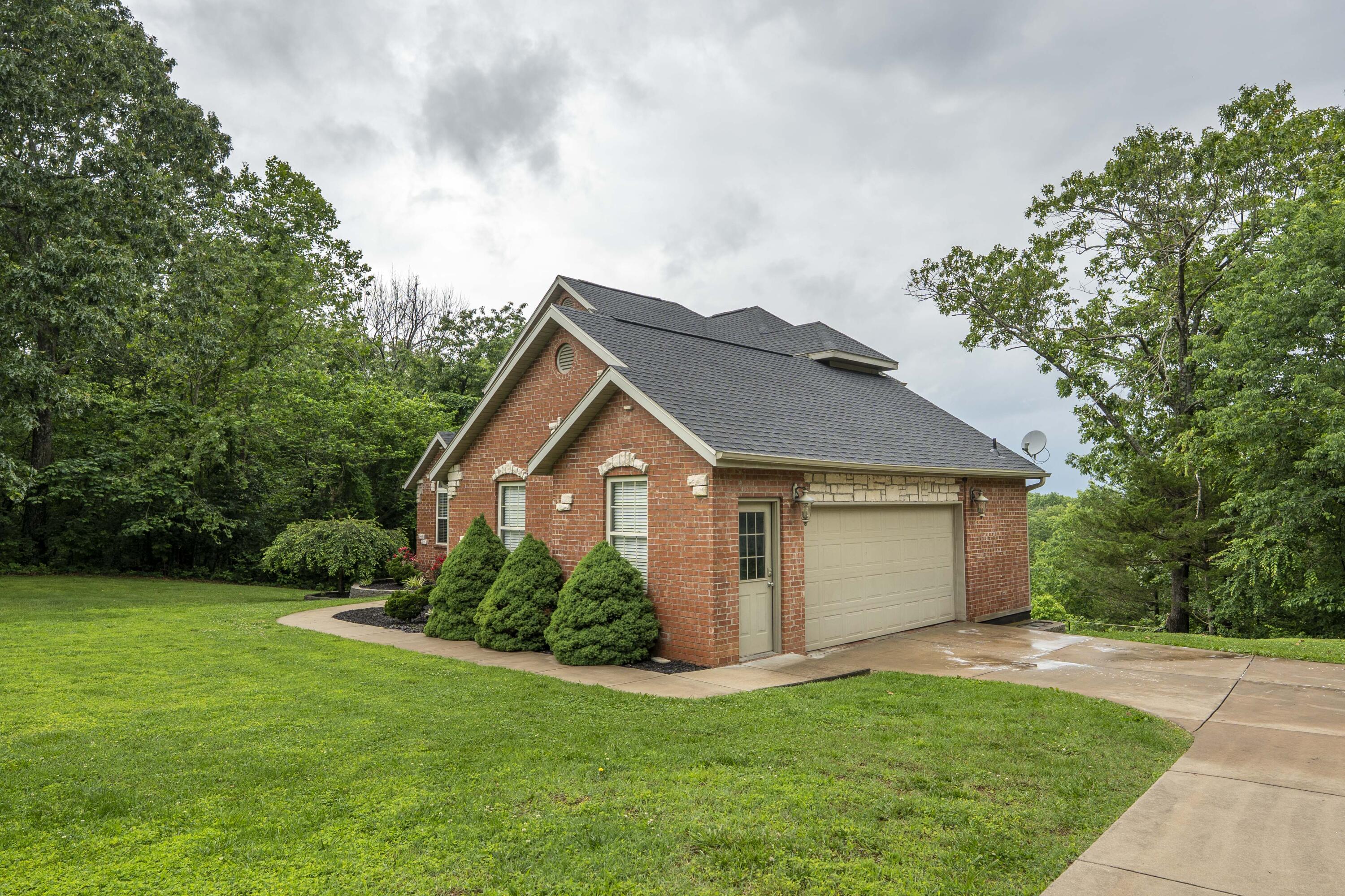 287 Appletree Drive Property Photo 3