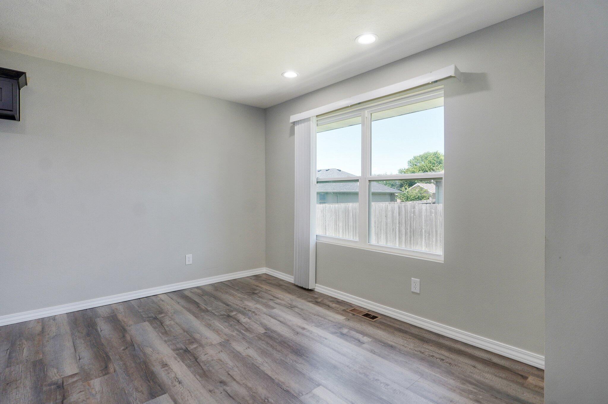 511 Mark Street Property Photo 9