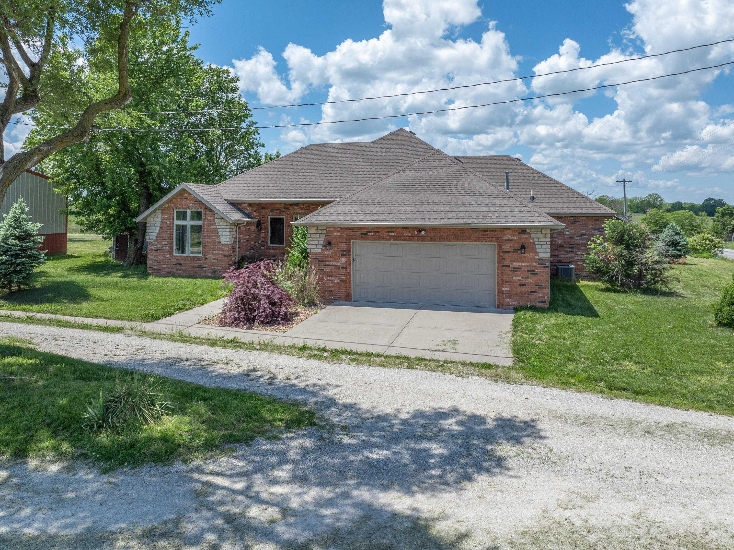 1556 East 490th Road Property Photo 2