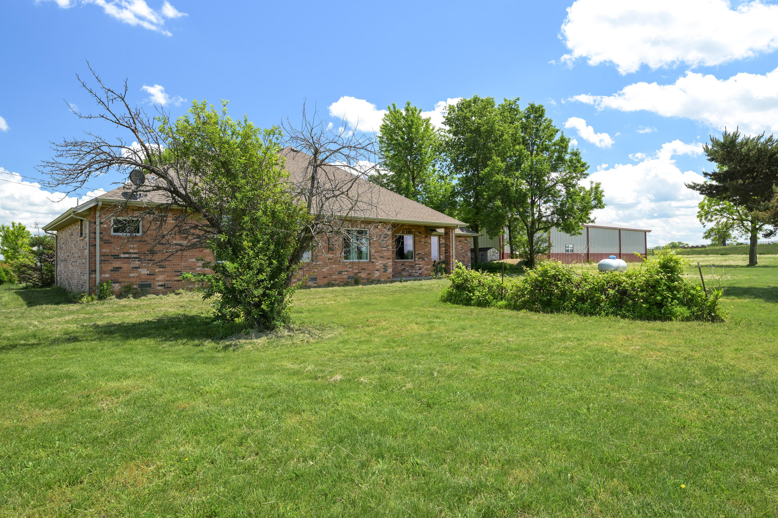 1556 East 490th Road Property Photo 30