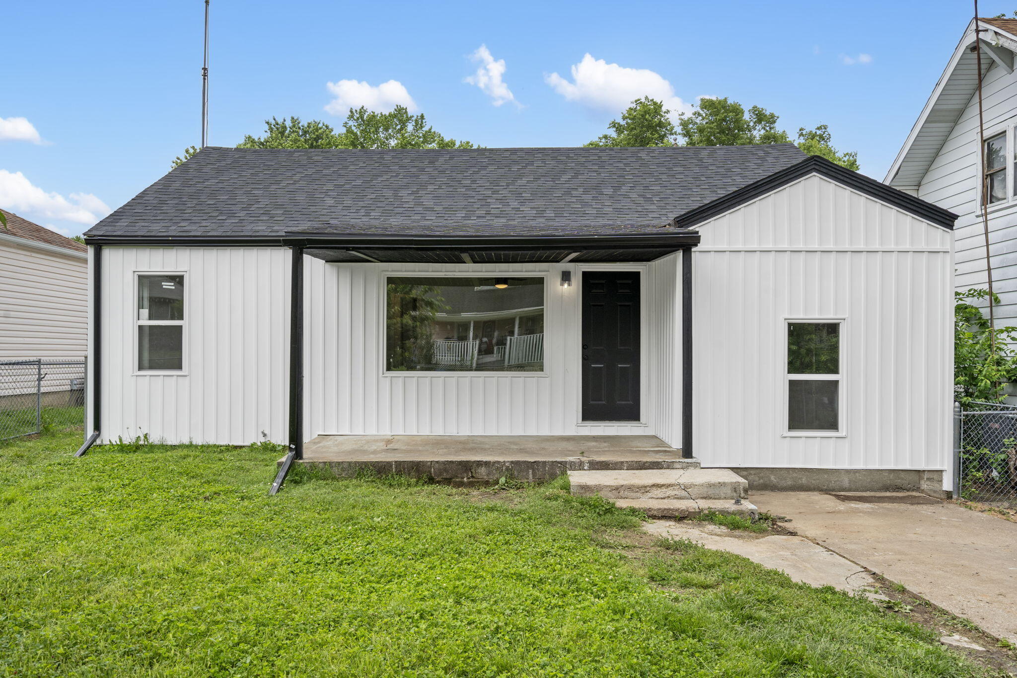 1317 West Central Street Property Photo 1