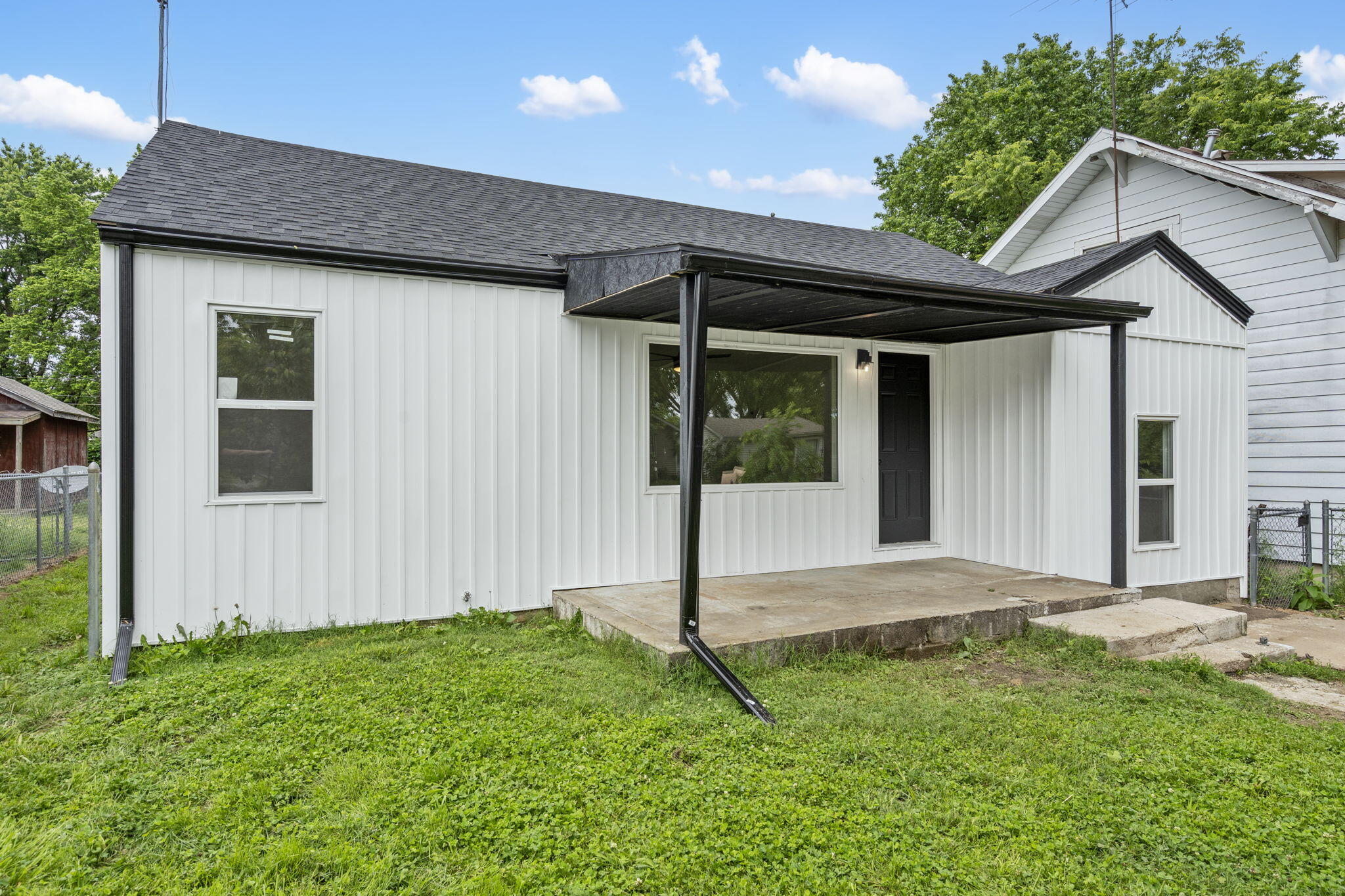 1317 West Central Street Property Photo 2