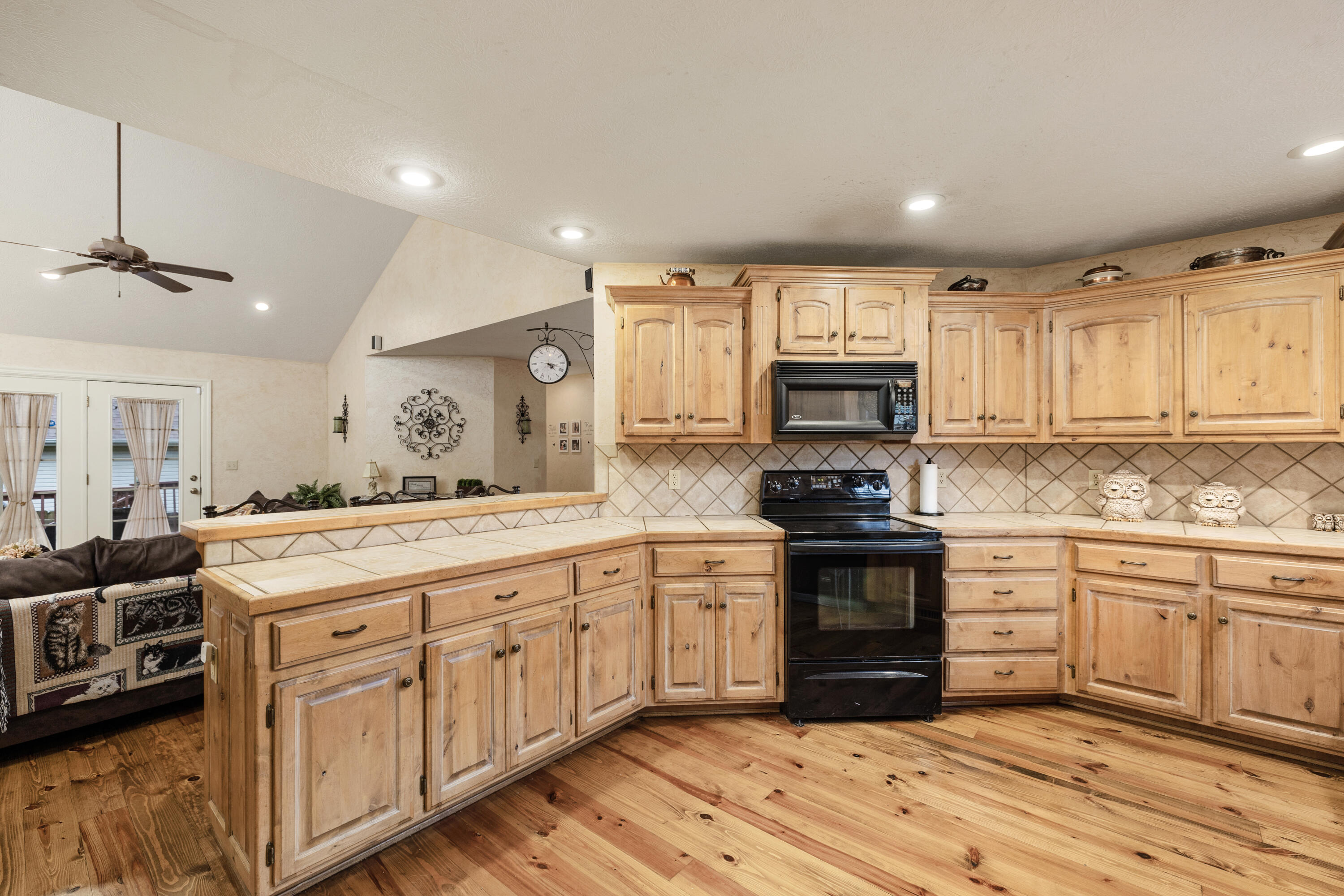 608 South Yellowwood Drive Property Photo 13