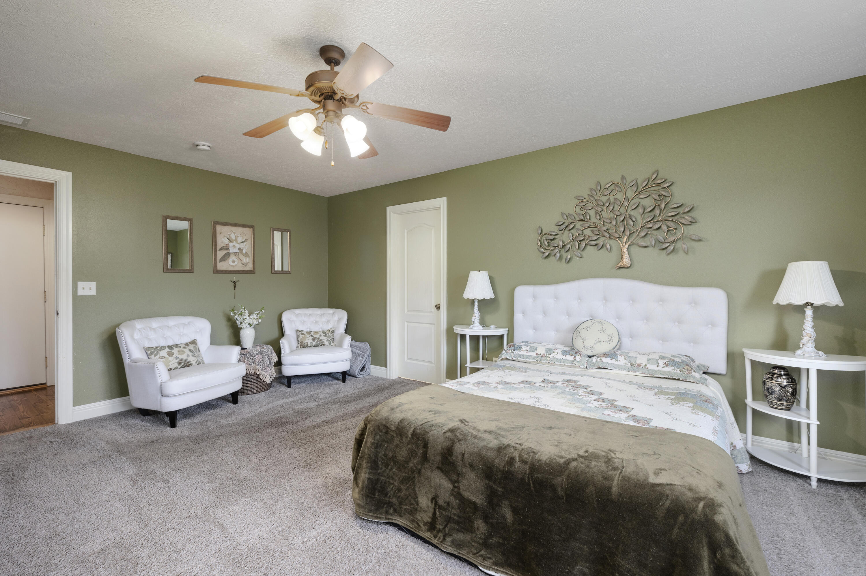 608 South Yellowwood Drive Property Photo 20