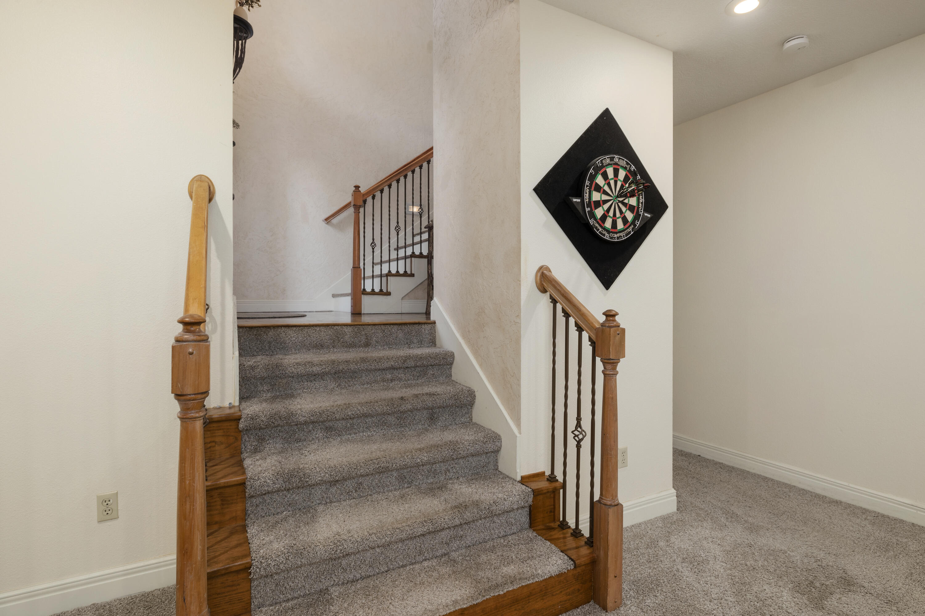 608 South Yellowwood Drive Property Photo 30