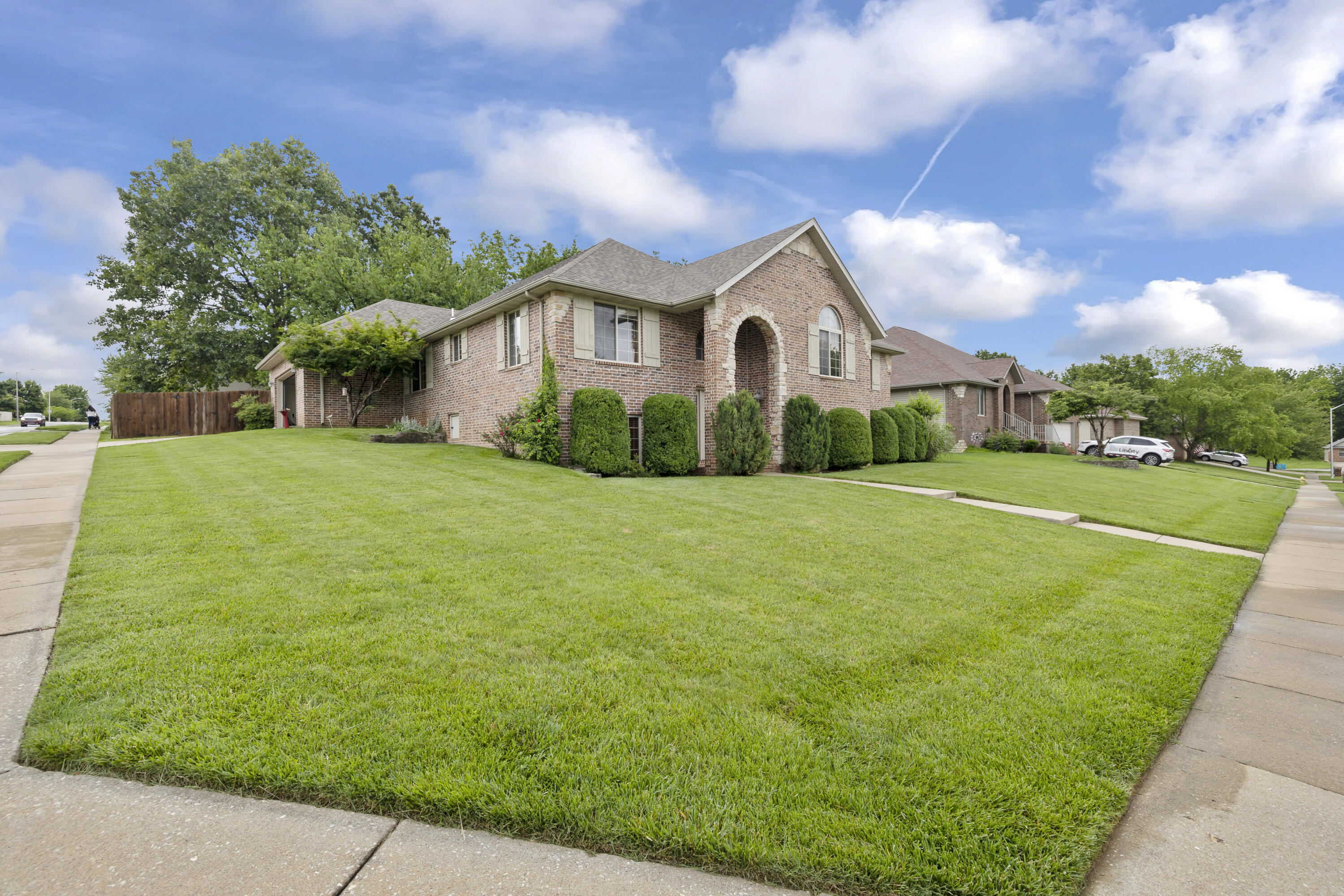 608 South Yellowwood Drive Property Photo 47