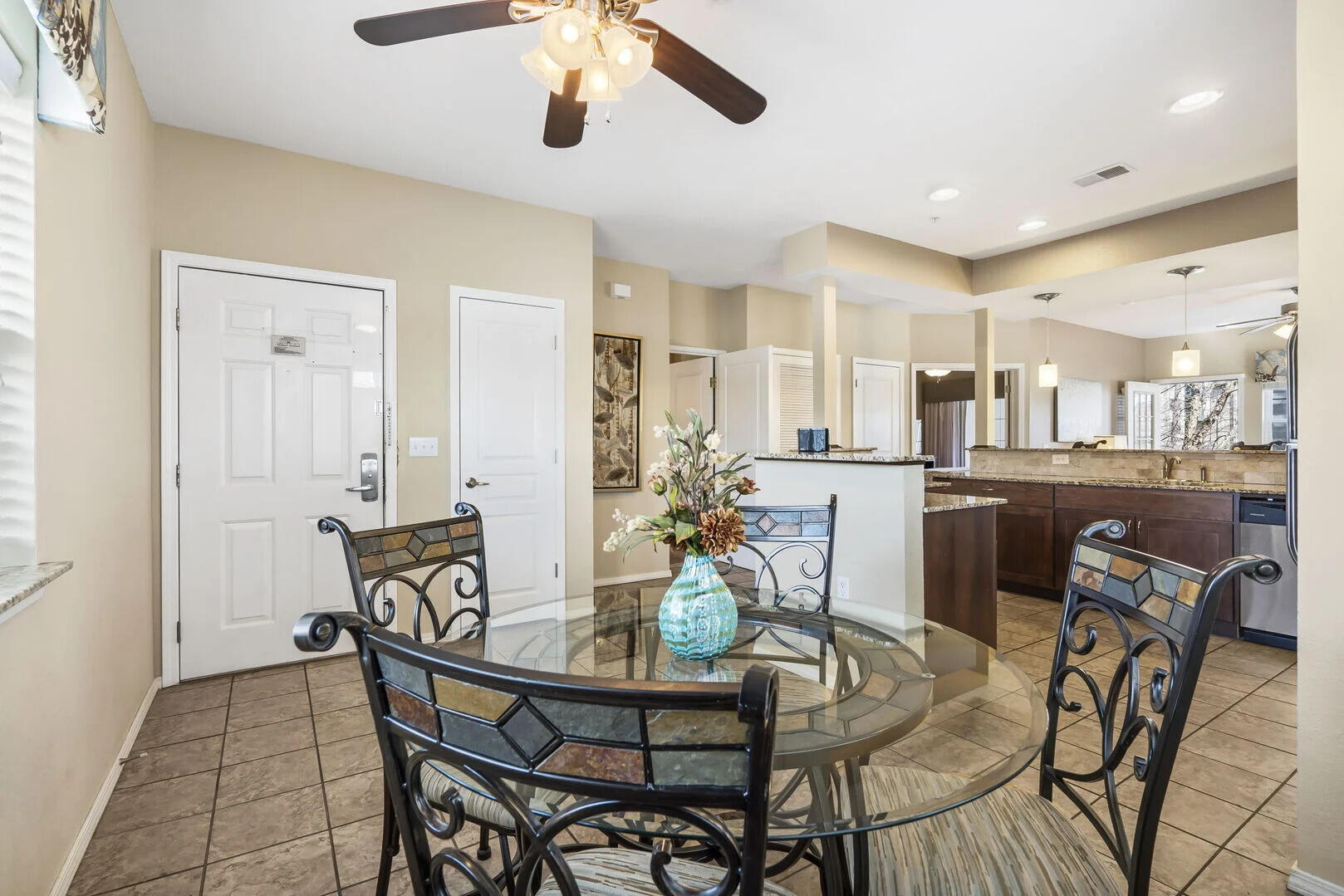 2800 Green Mountain Drive Property Photo 8