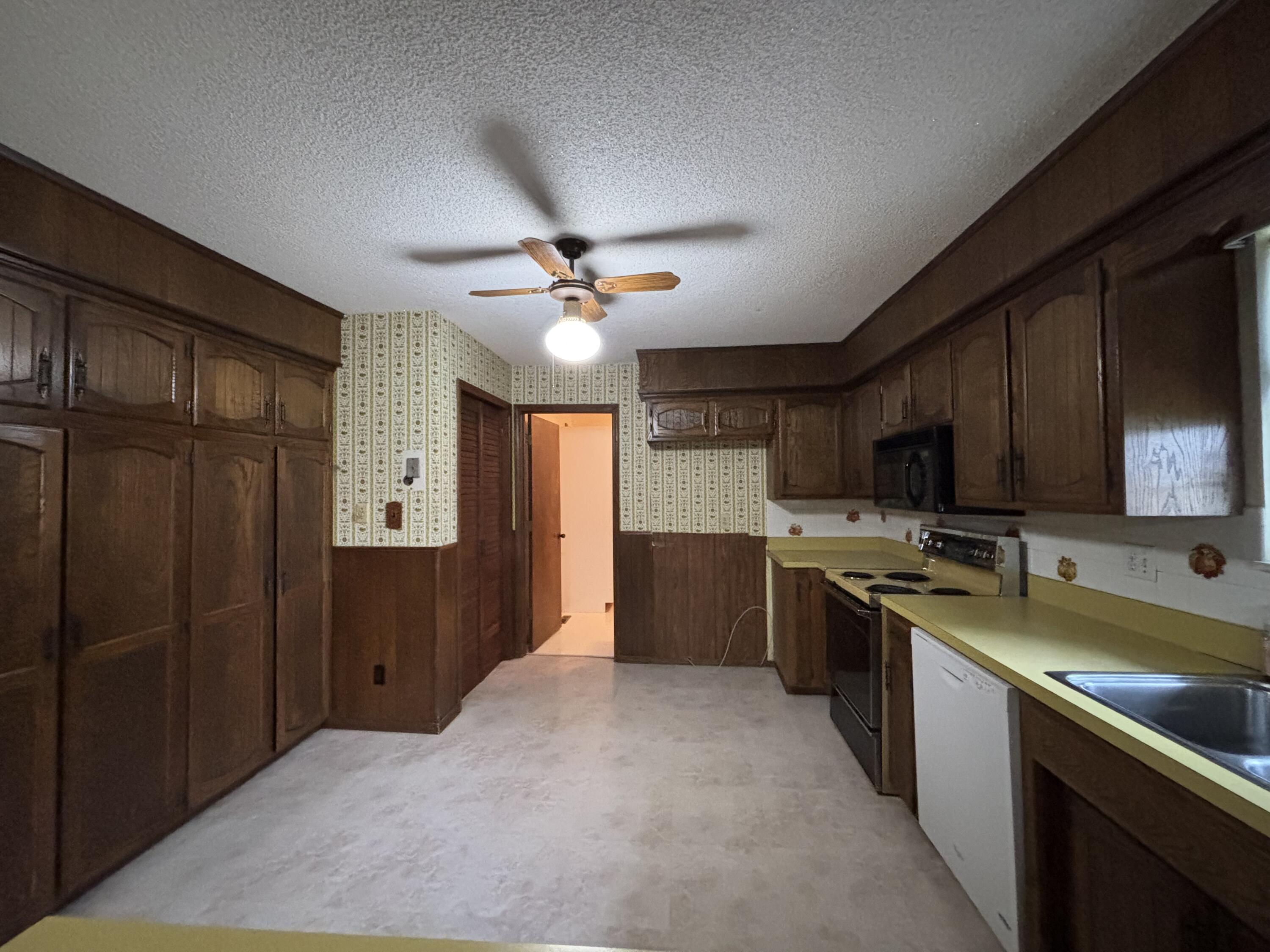 1711 Schmidt Drive Property Photo 17