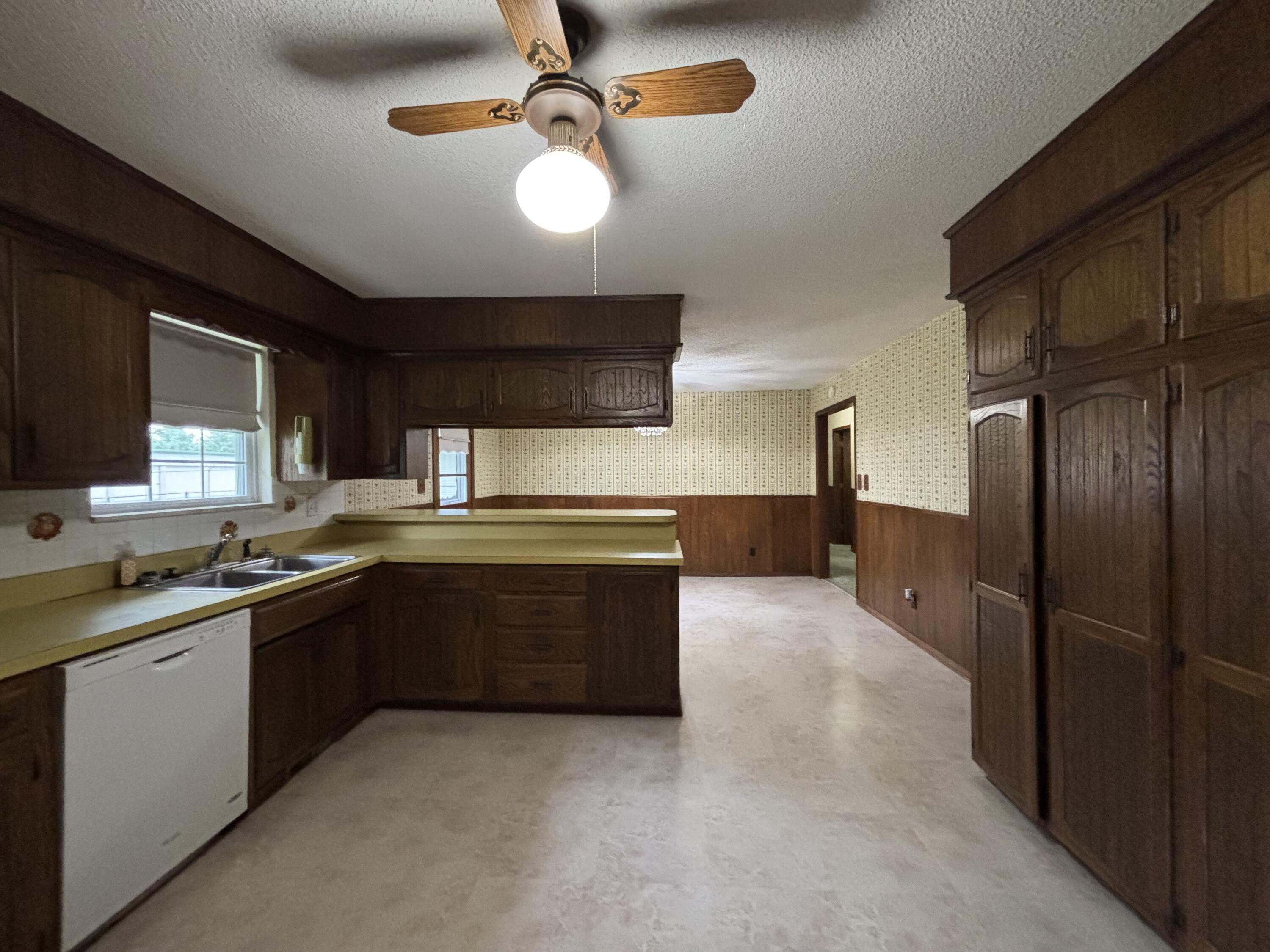 1711 Schmidt Drive Property Photo 18