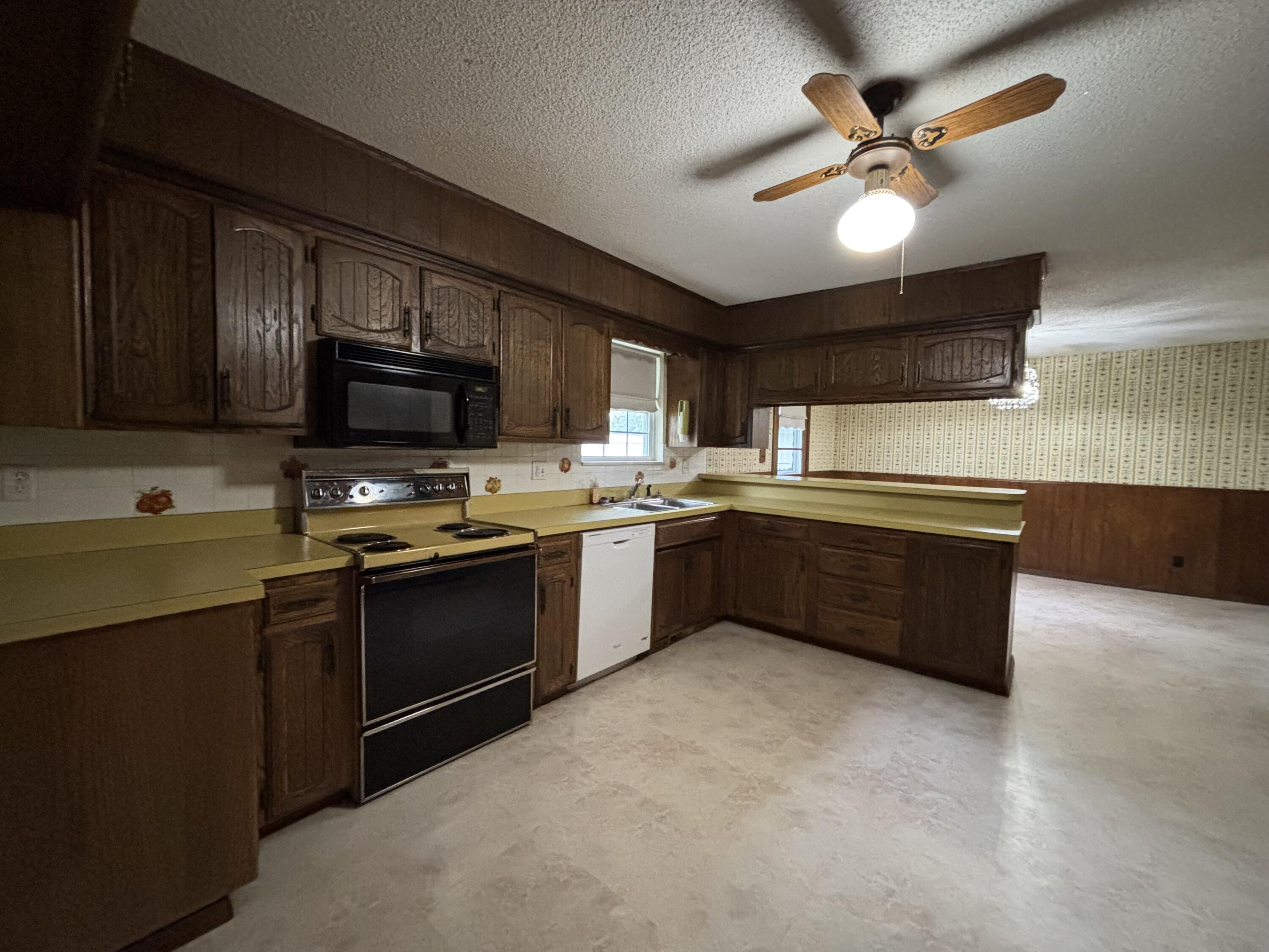 1711 Schmidt Drive Property Photo 19