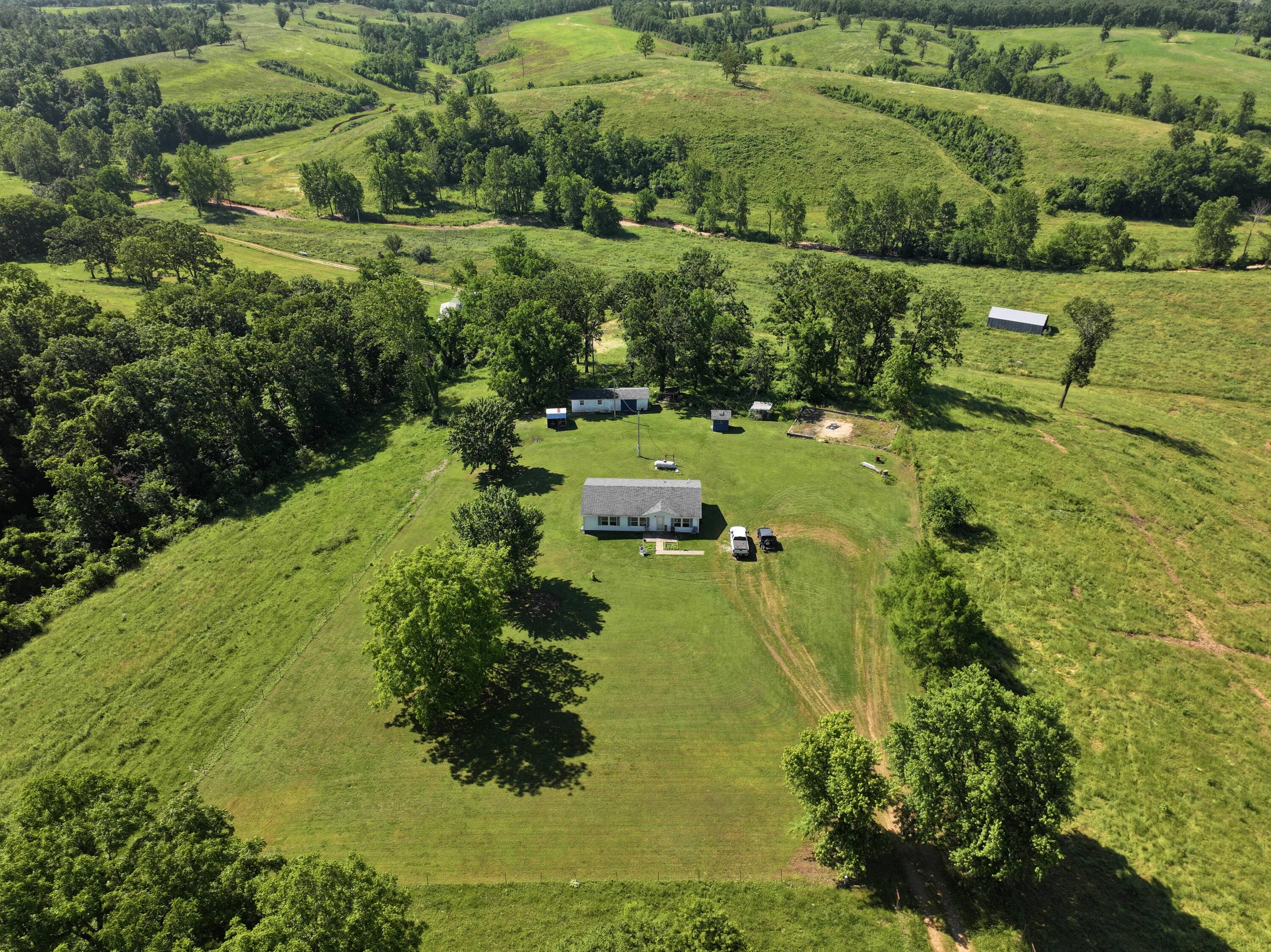 912 Bachman Road Property Photo 2