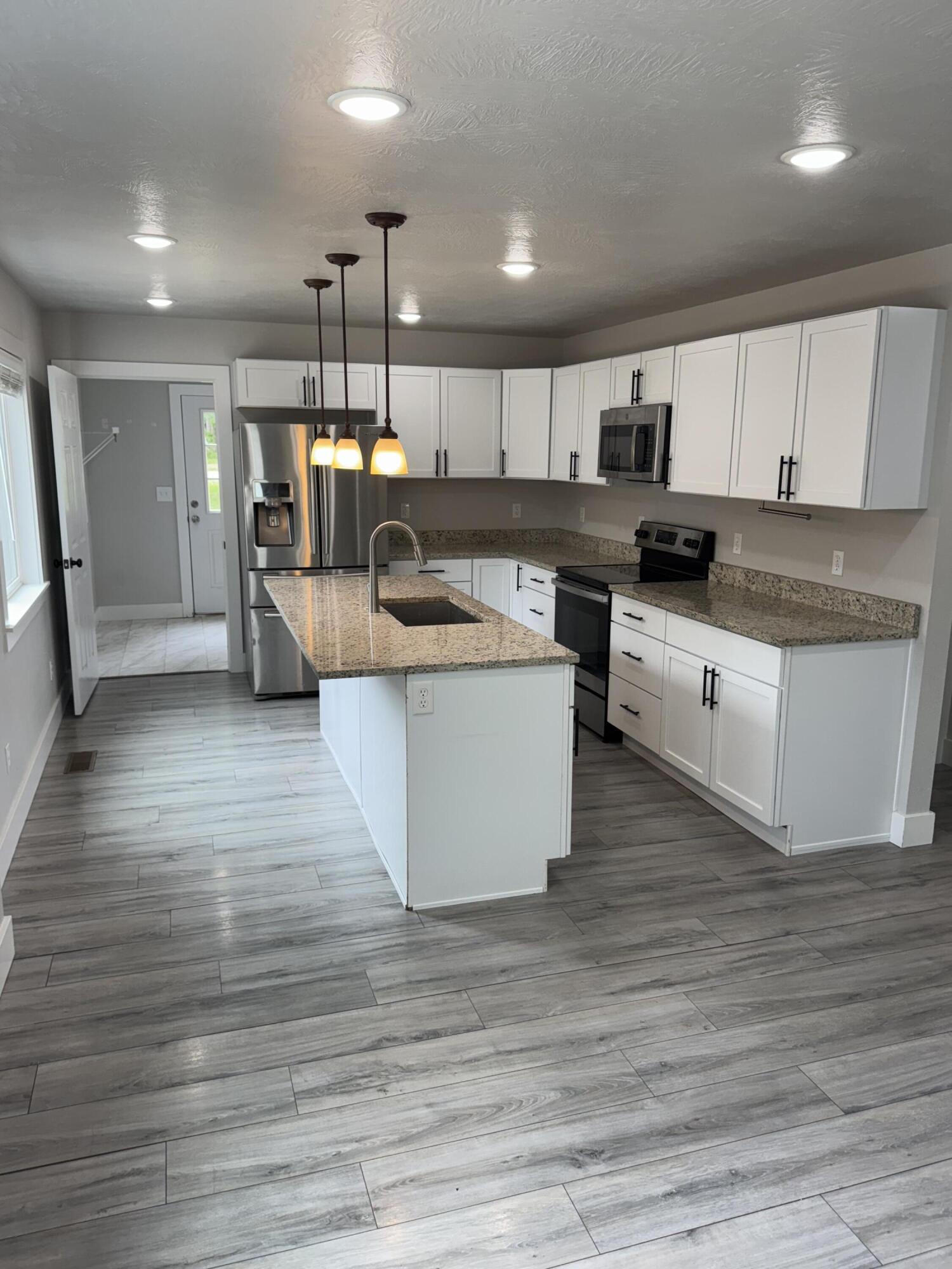 108 Jasper Street Property Photo 4