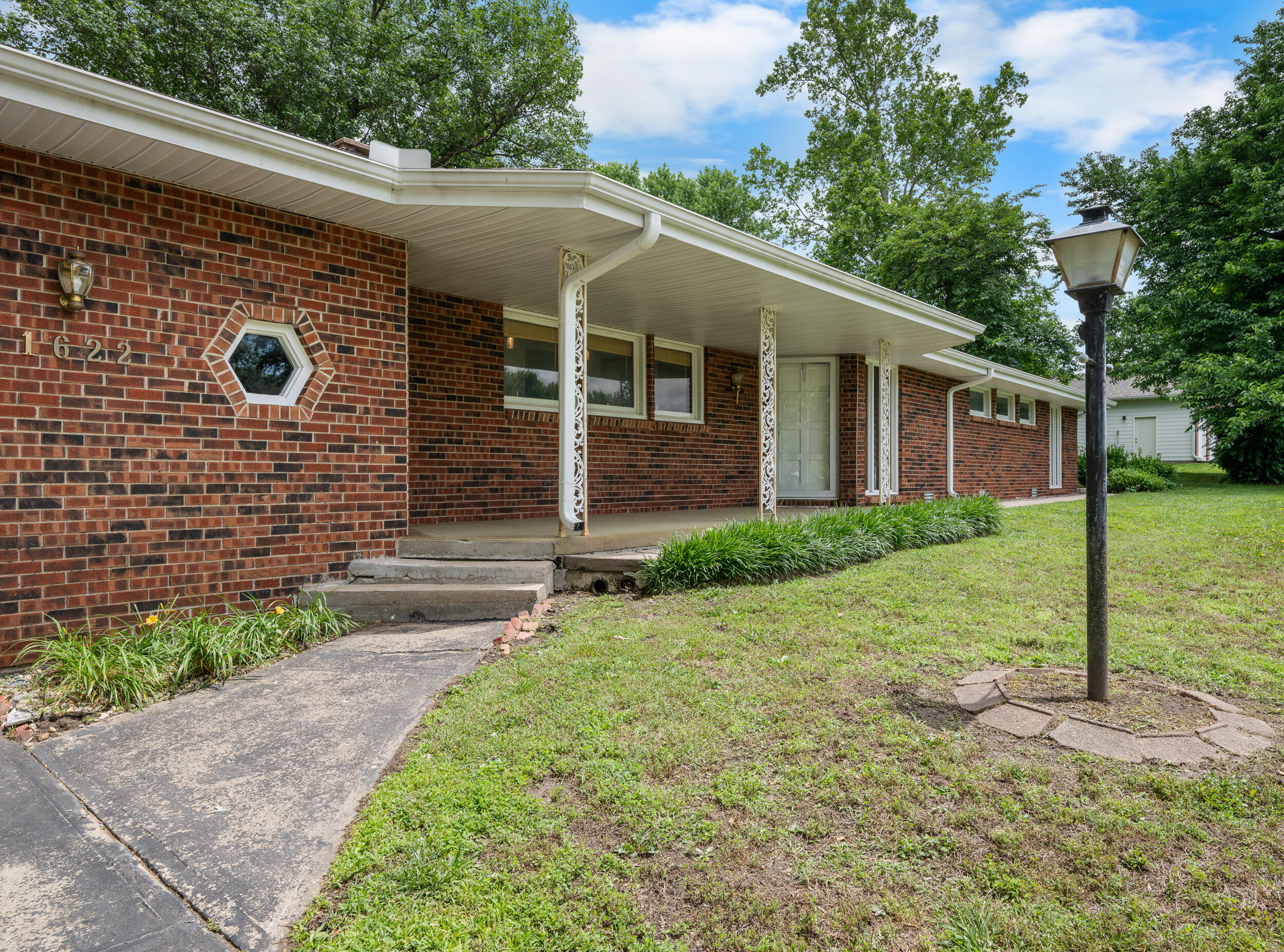 1622 Oakland Avenue Property Photo 2