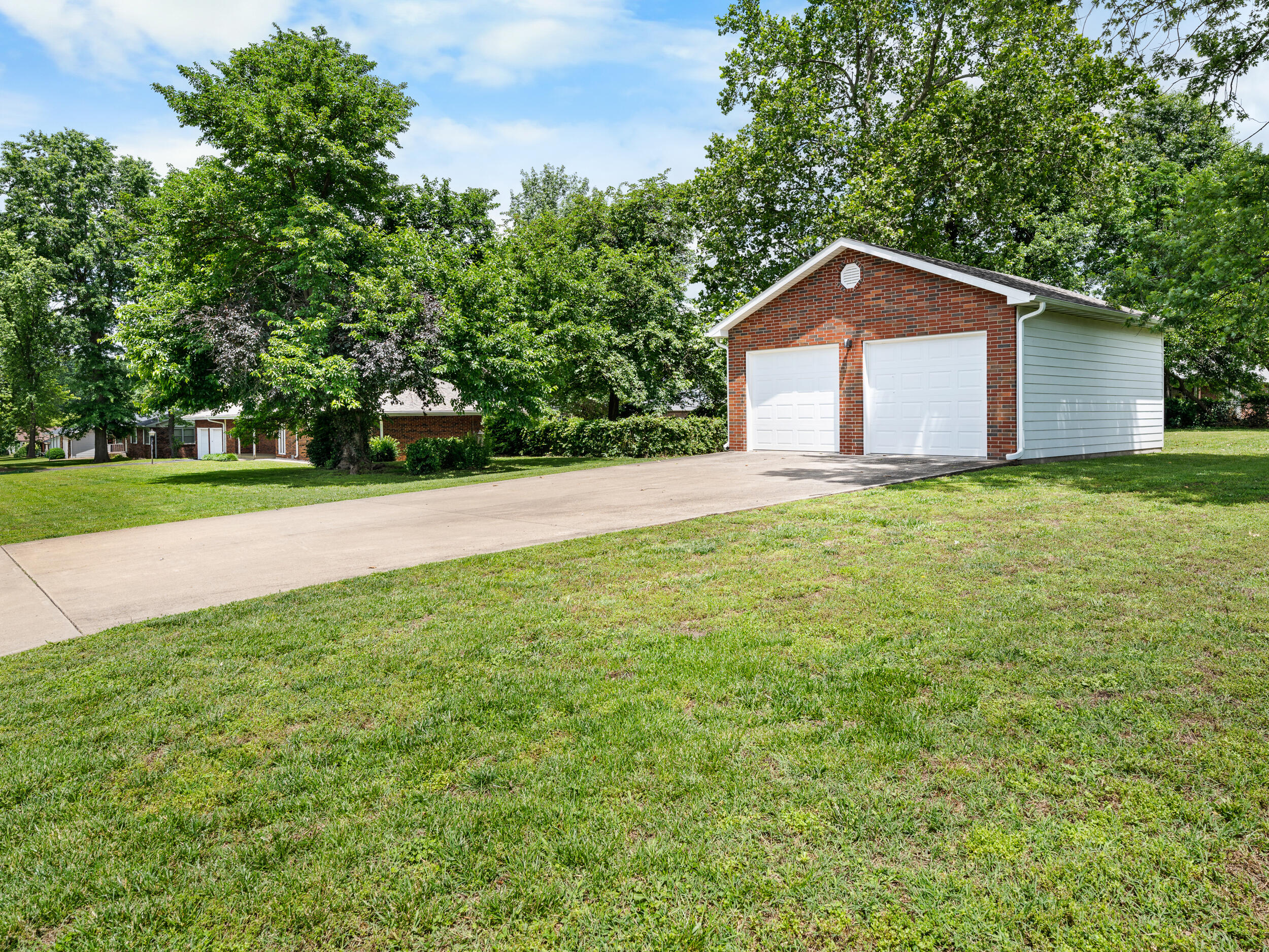 1622 Oakland Avenue Property Photo 53
