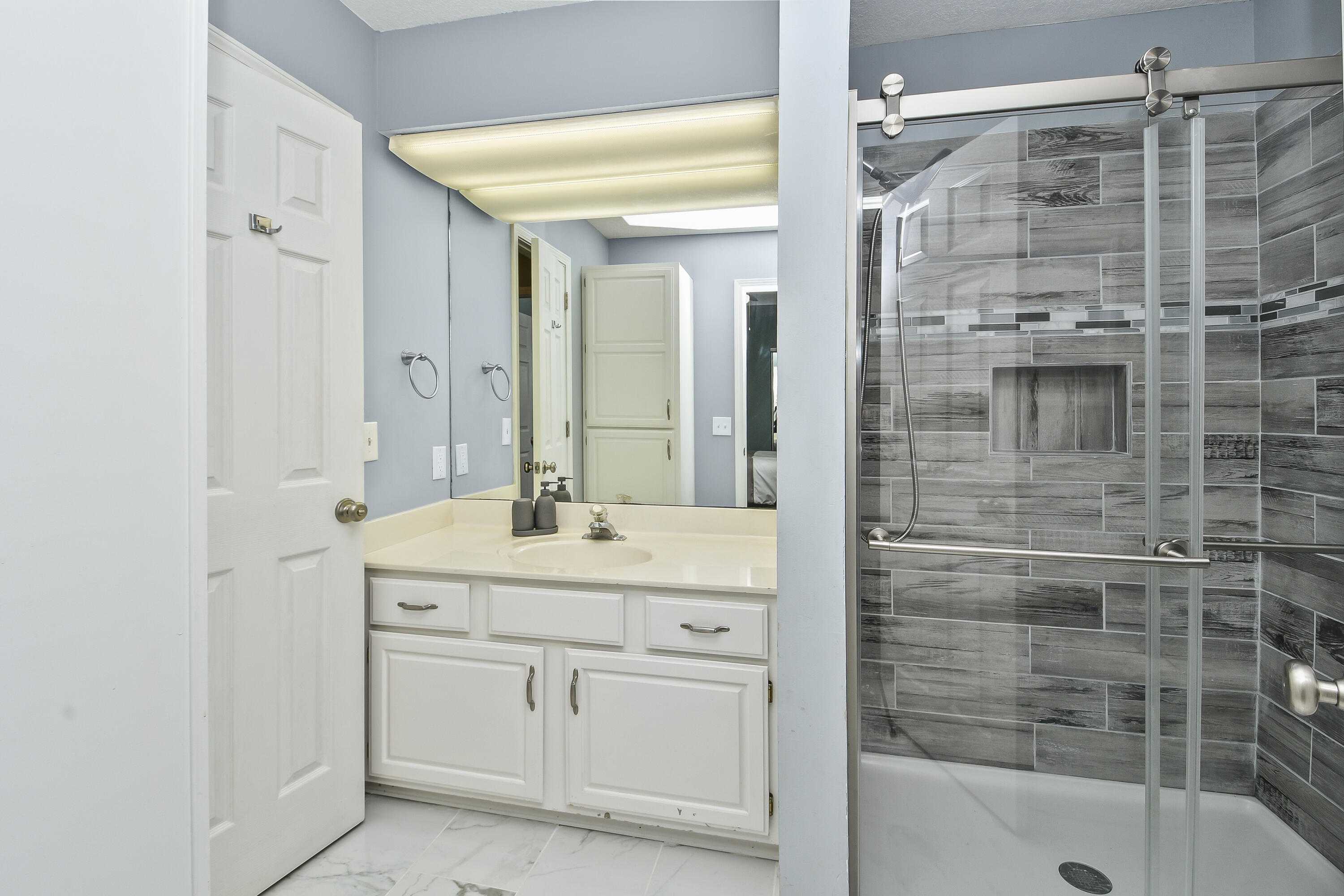 124 Trafalgar Lane Property Photo 32