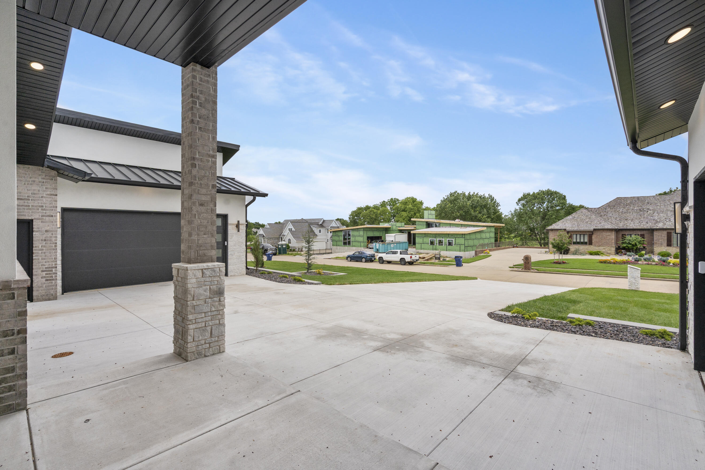 3980 East Dunrobin Drive Property Photo 6