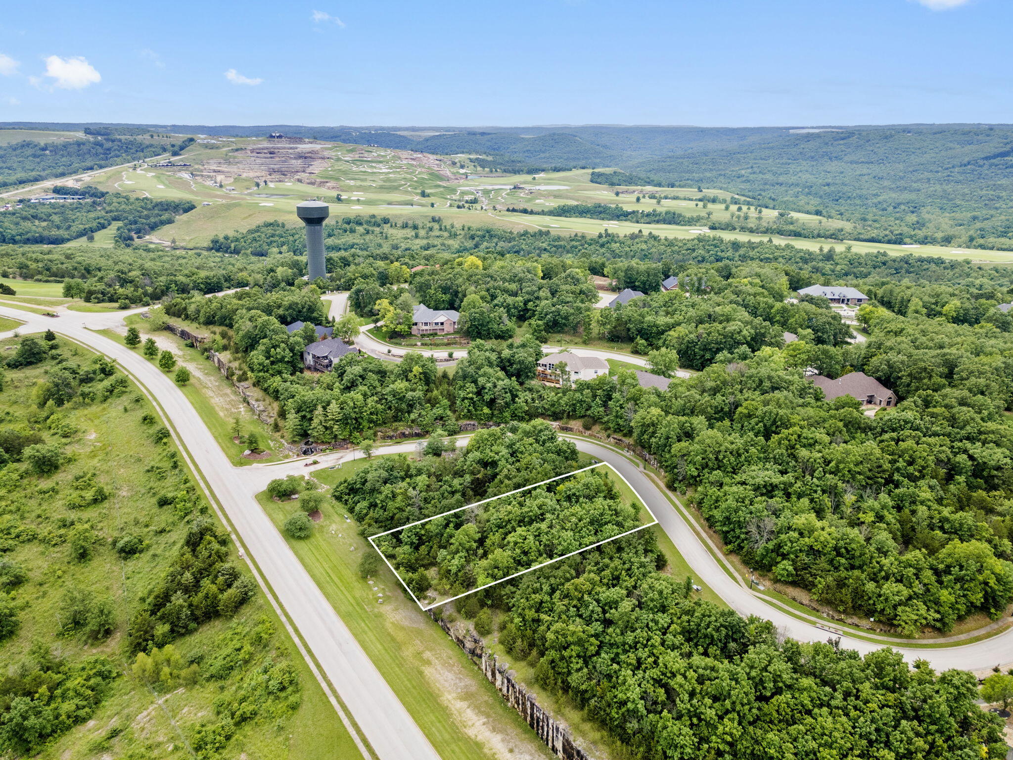 138 Forest Oak Drive Property Photo 9