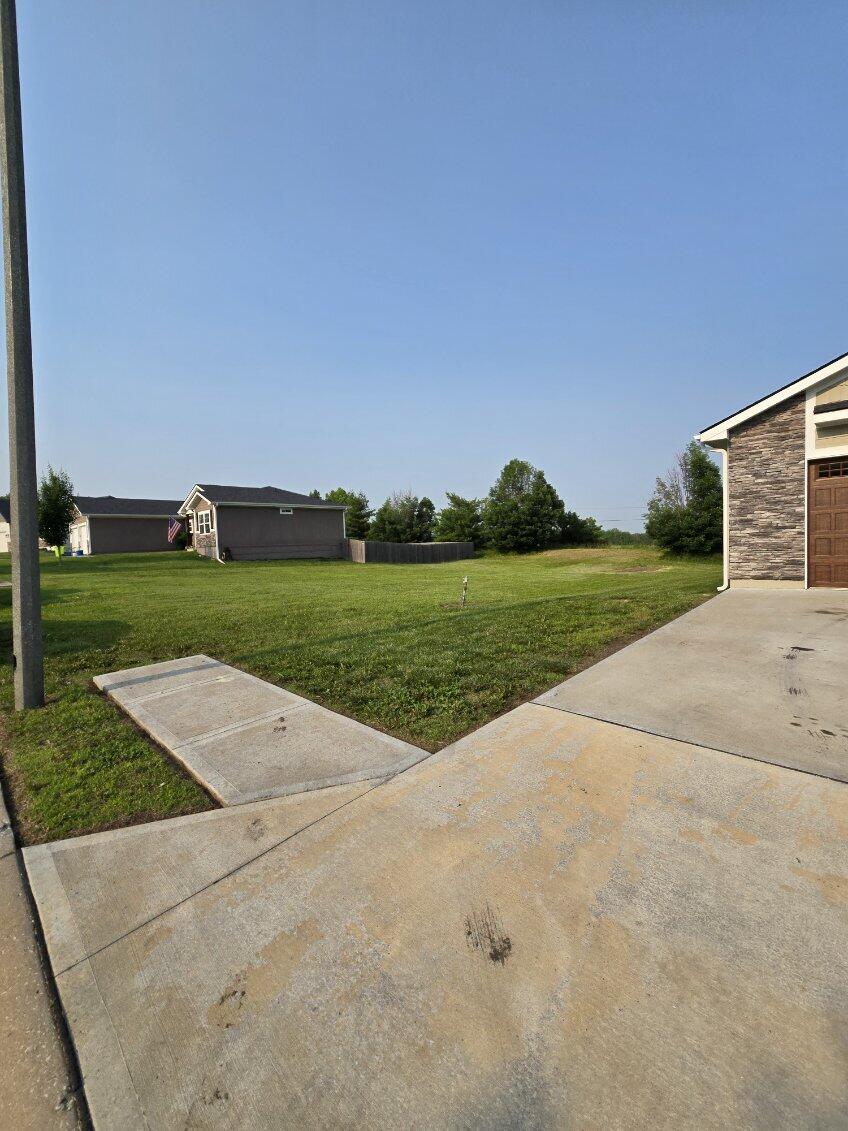 2909 East Canyon Way Property Photo 2