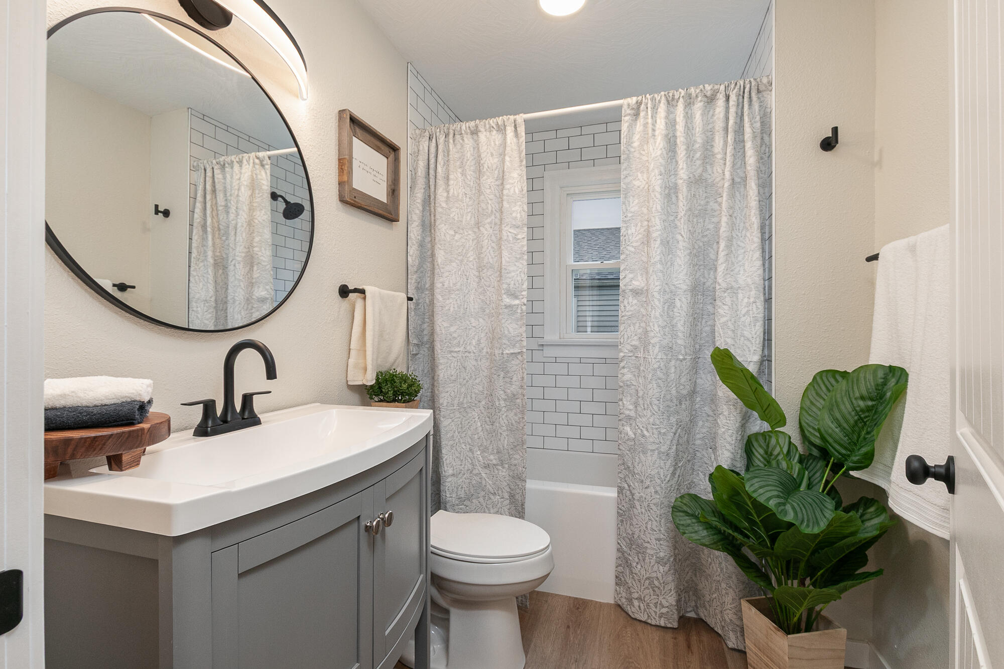 2629 West College Street Property Photo 16