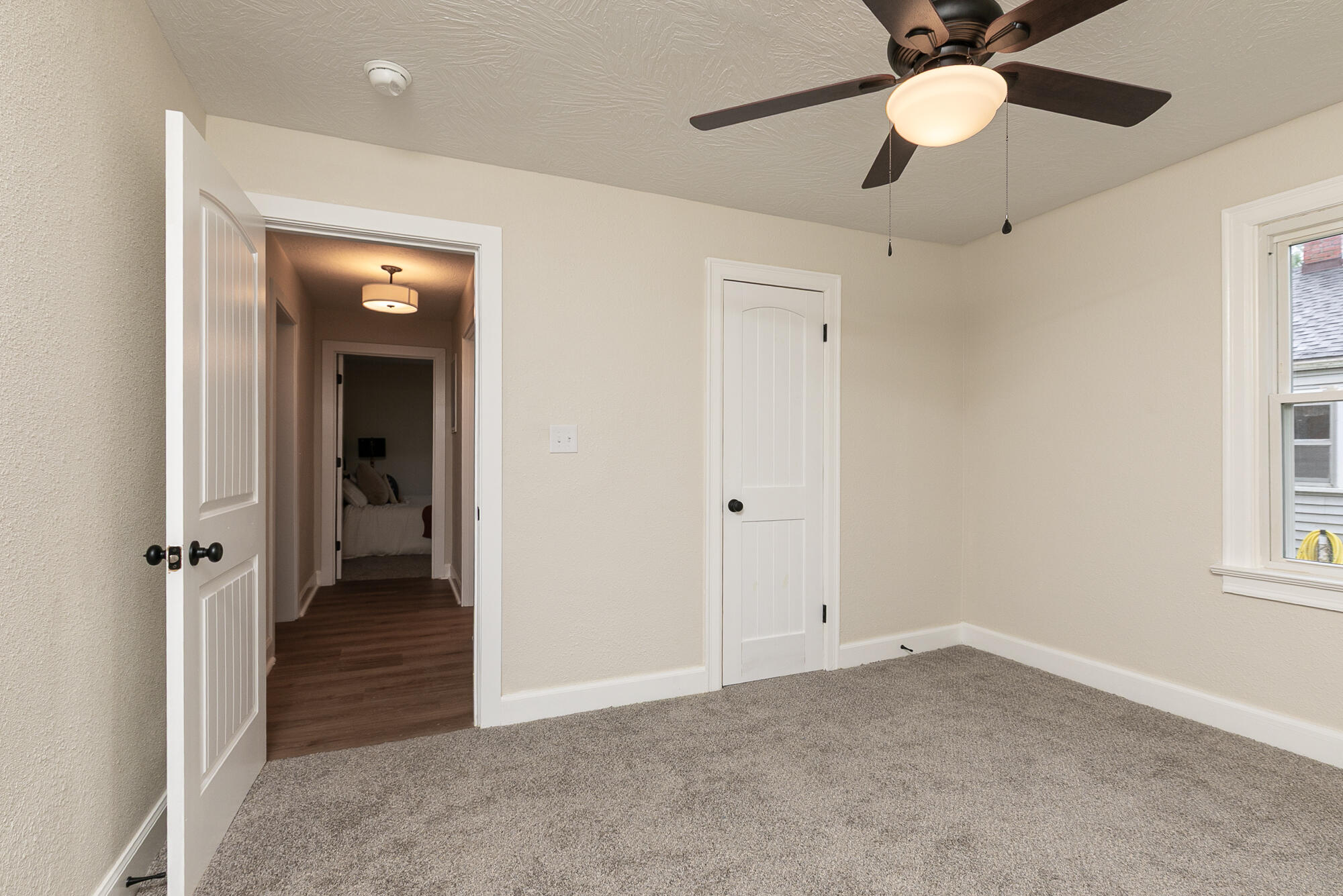 2629 West College Street Property Photo 18
