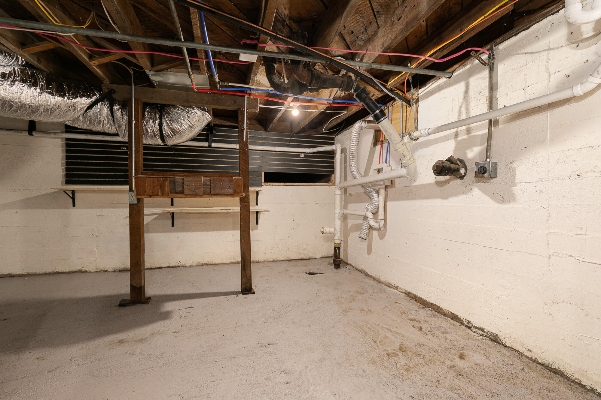 2629 West College Street Property Photo 20