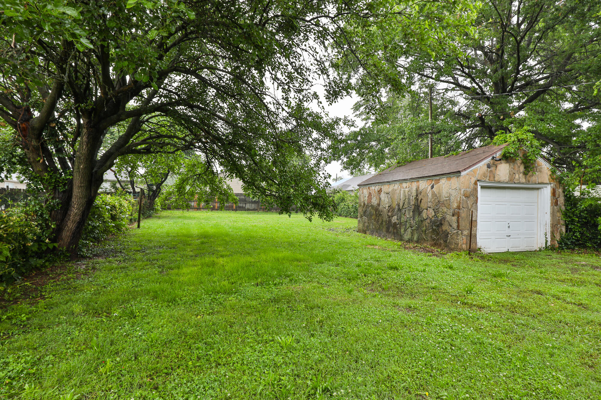 2629 West College Street Property Photo 23
