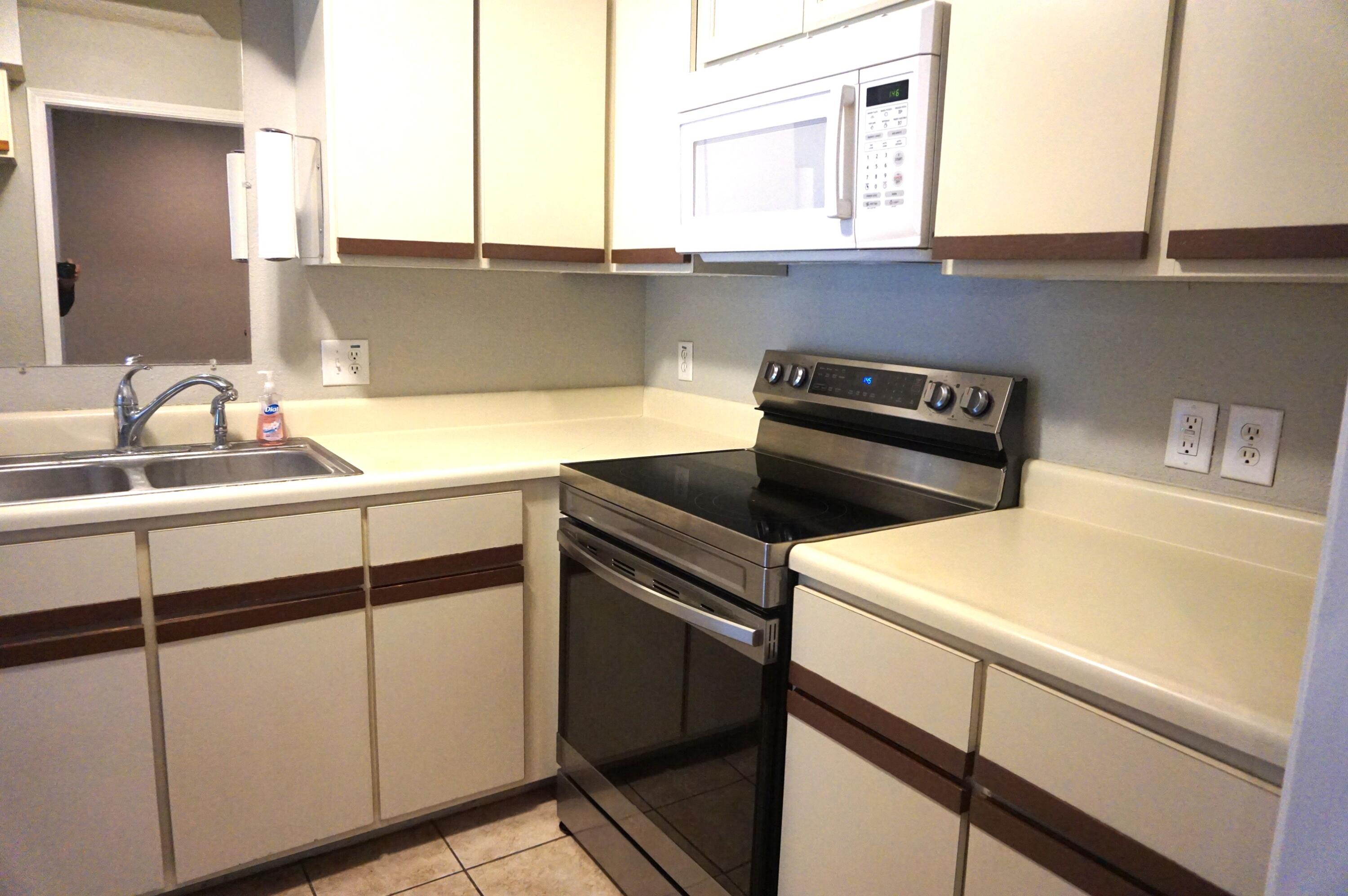 159 Buckingham Drive Property Photo 9