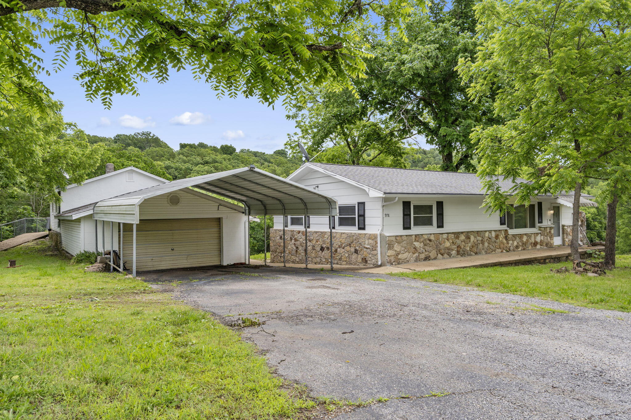 978 State Highway H Property Photo 2