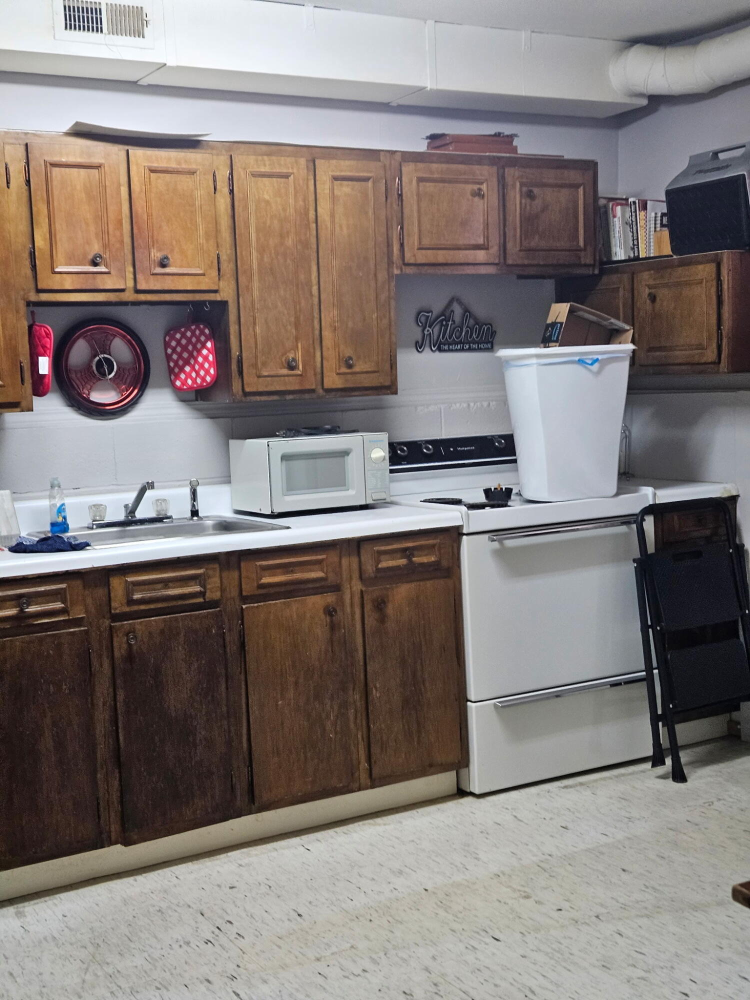 1006 East 5th Street Property Photo 18