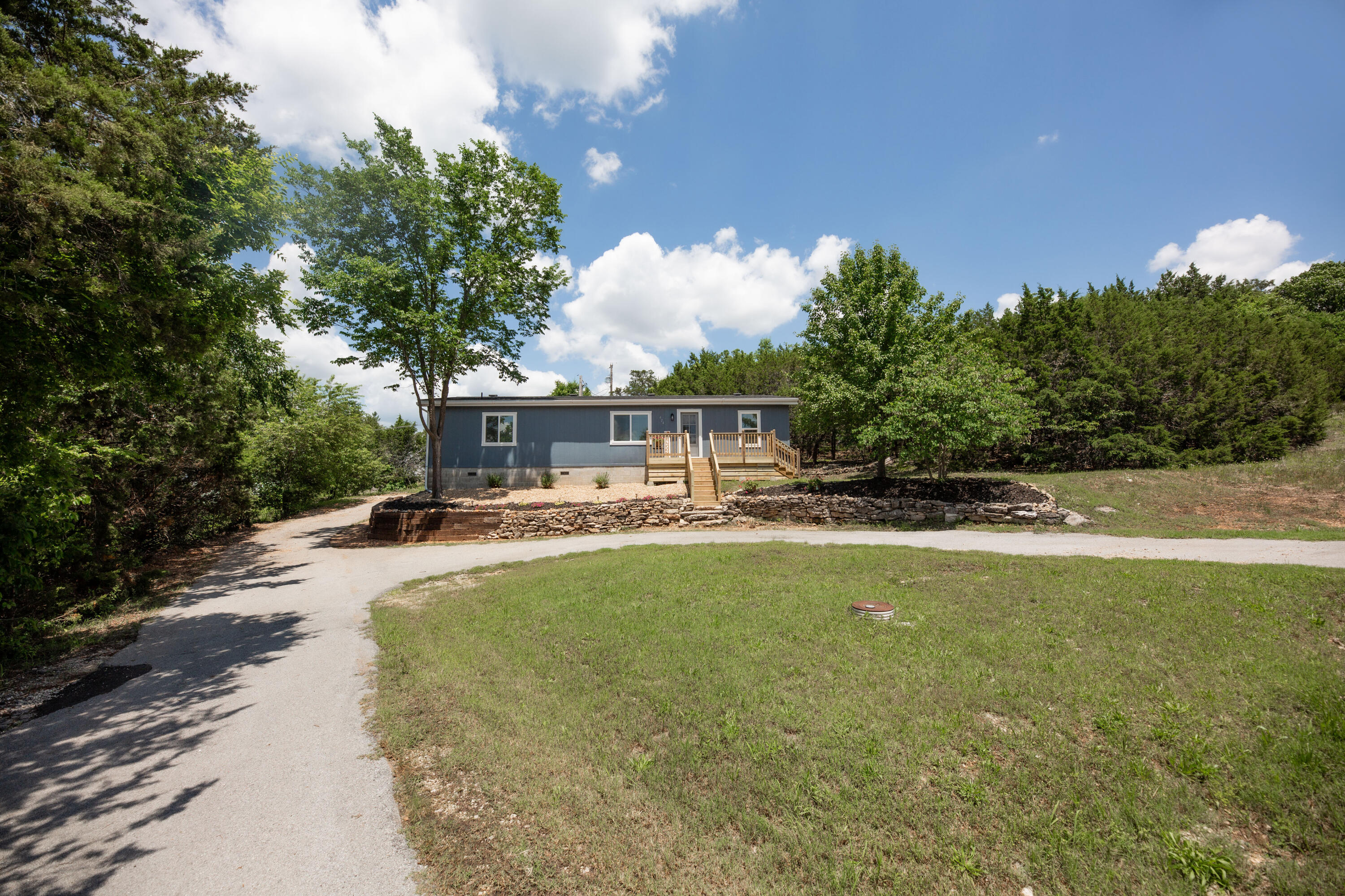 424 Plaza Drive Property Photo 3
