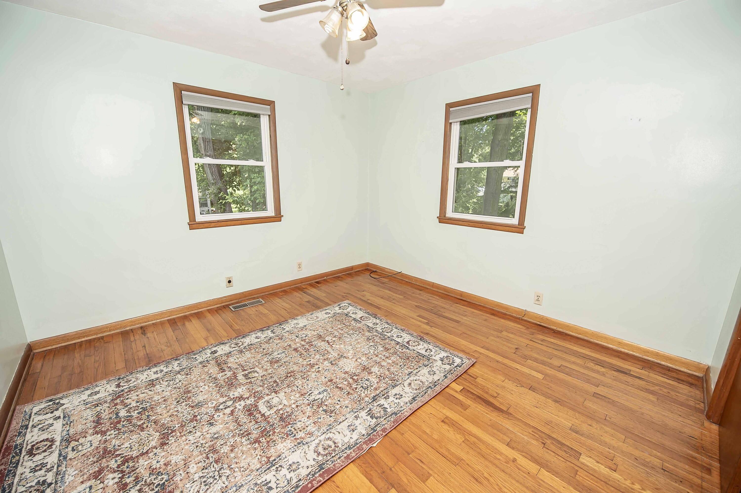 202 East Seminole Street Property Photo 15