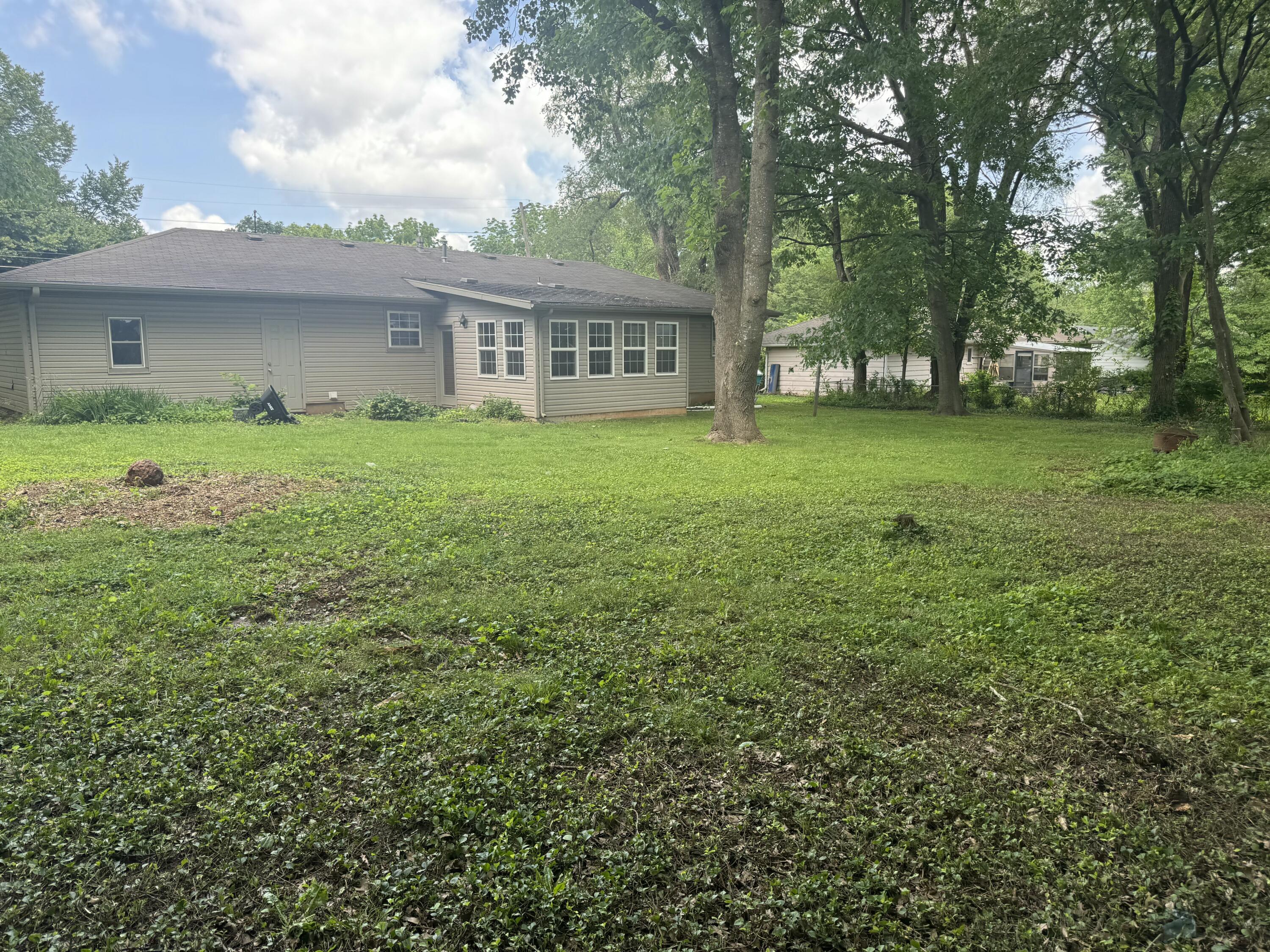 202 East Seminole Street Property Photo 23