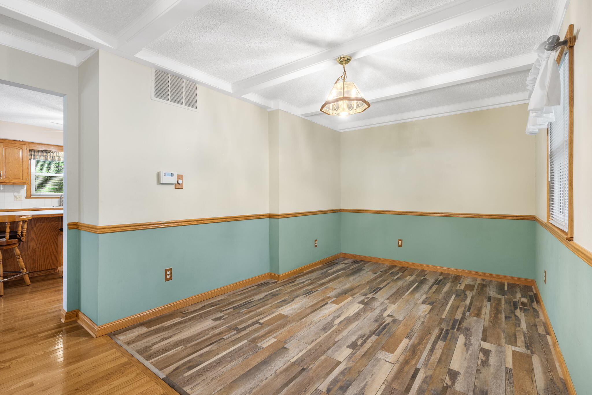3644 North Stewart Avenue Property Photo 5
