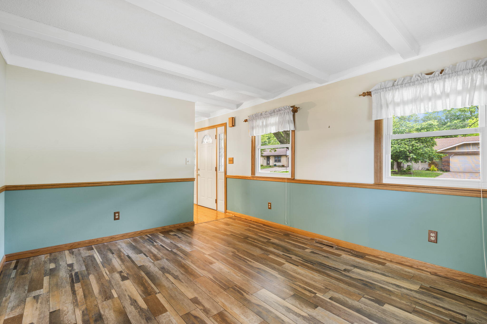 3644 North Stewart Avenue Property Photo 7