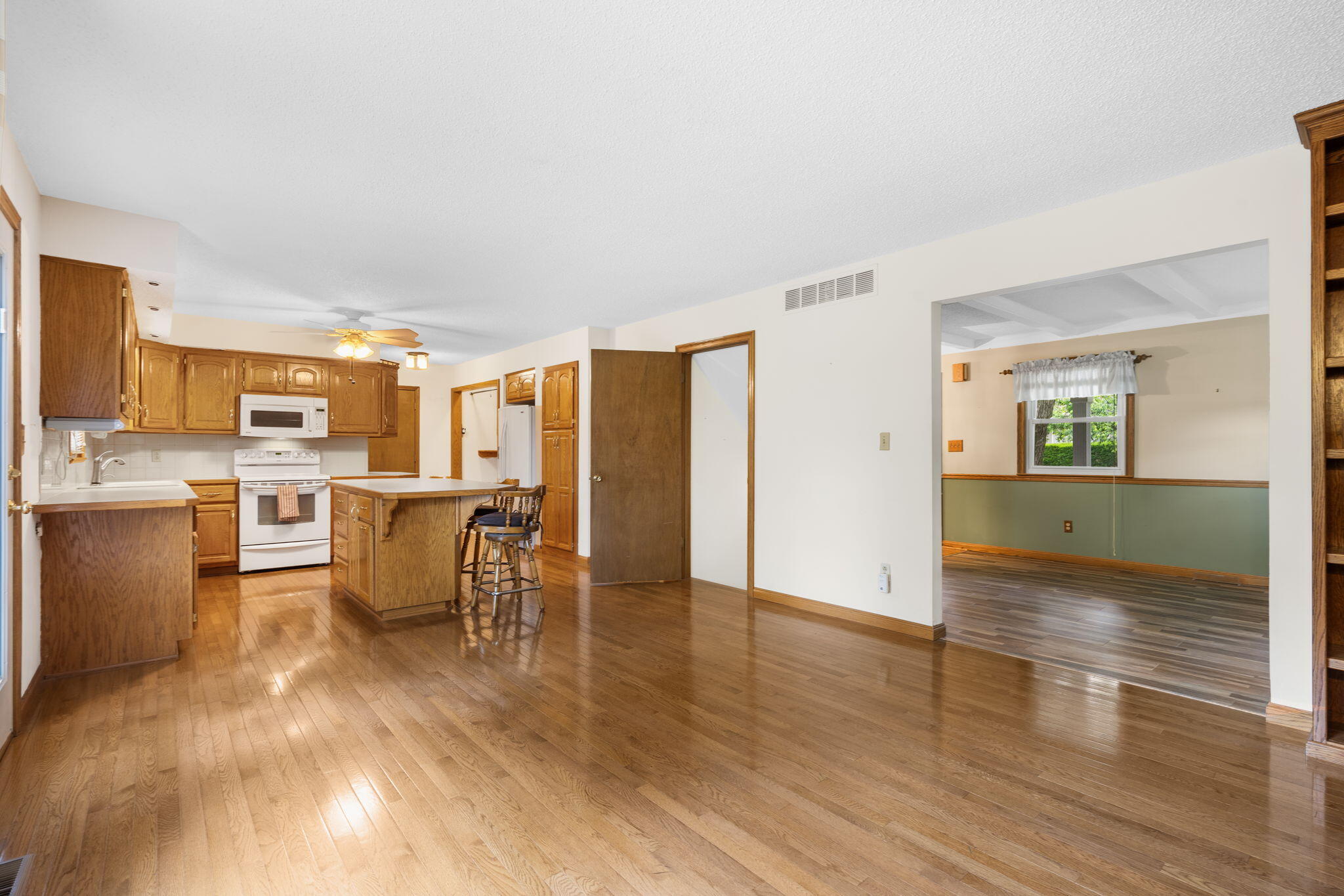 3644 North Stewart Avenue Property Photo 11